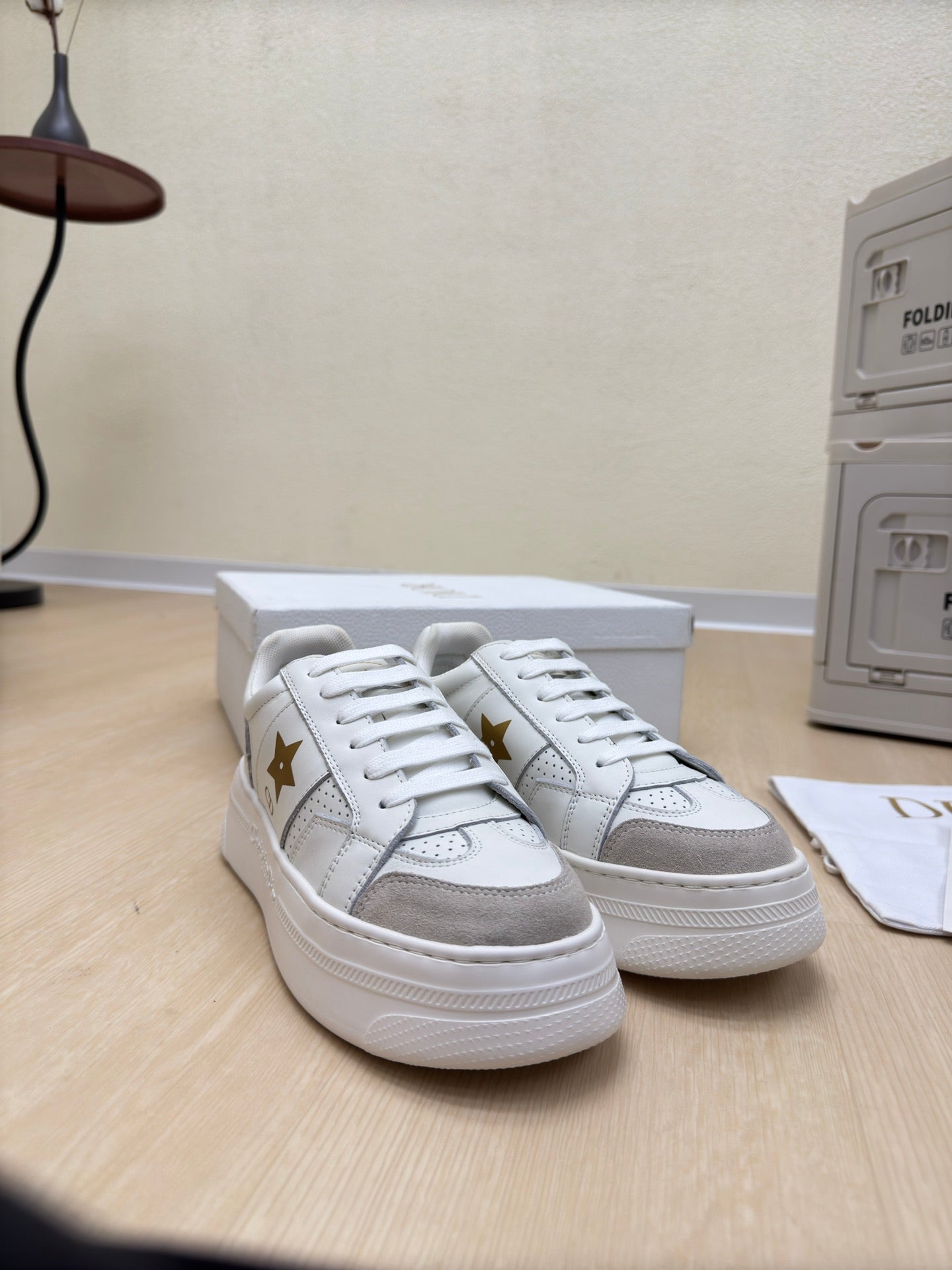 GOLD STAR PLATFORM SNEAKER IN WHITE CALFSKIN AND SUEDE - 35