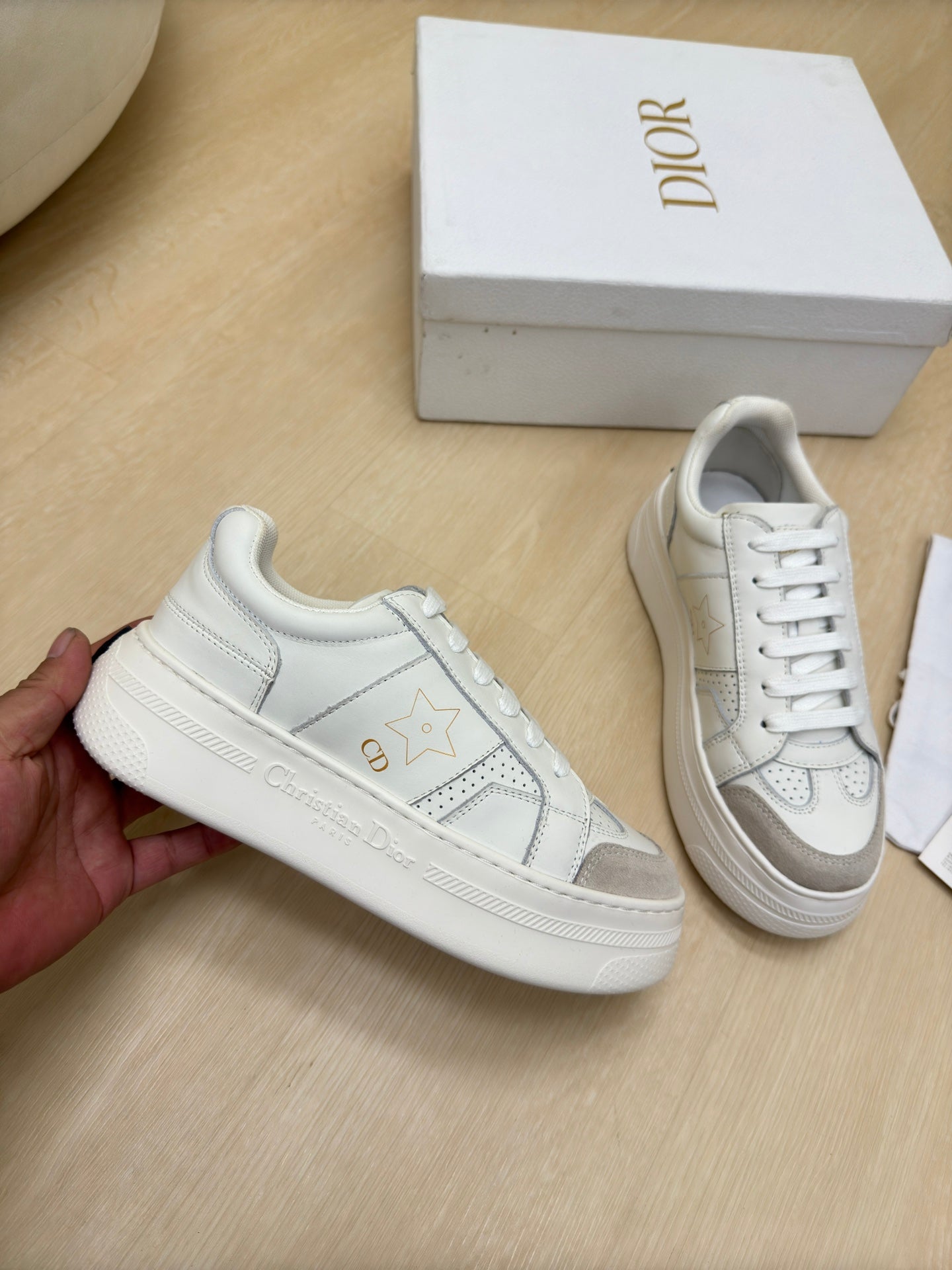 STAR PLATFORM SNEAKER IN WHITE CALFSKIN AND SUEDE - 35