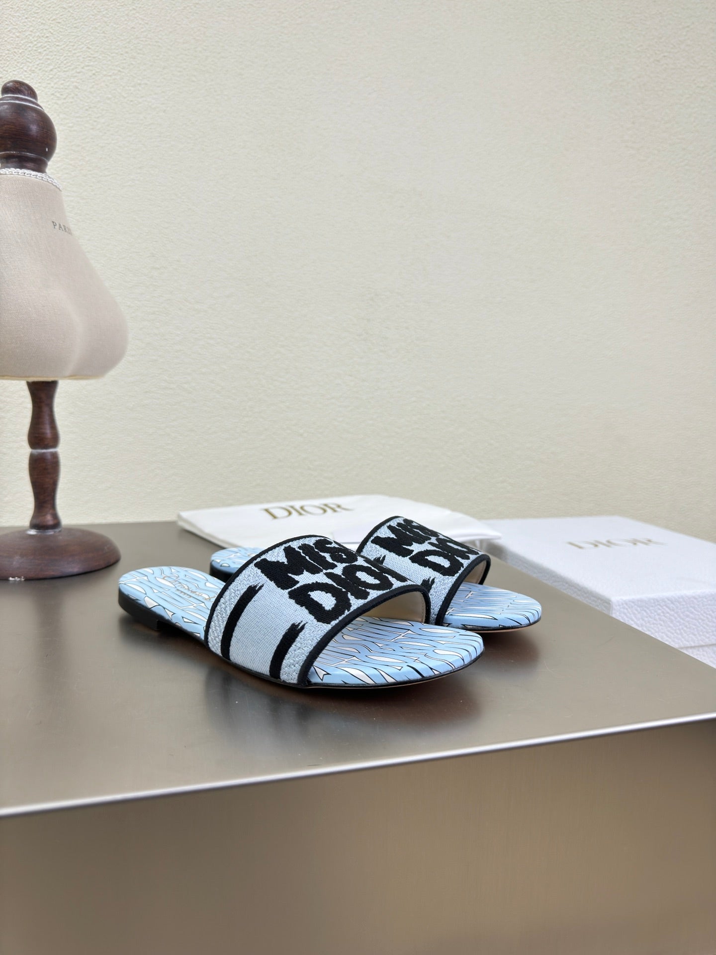 DWAY SLIDE EMBROIDERED COTTON AND POWDER BLUE MISS DIOR ALLOVER MOTIF - 34