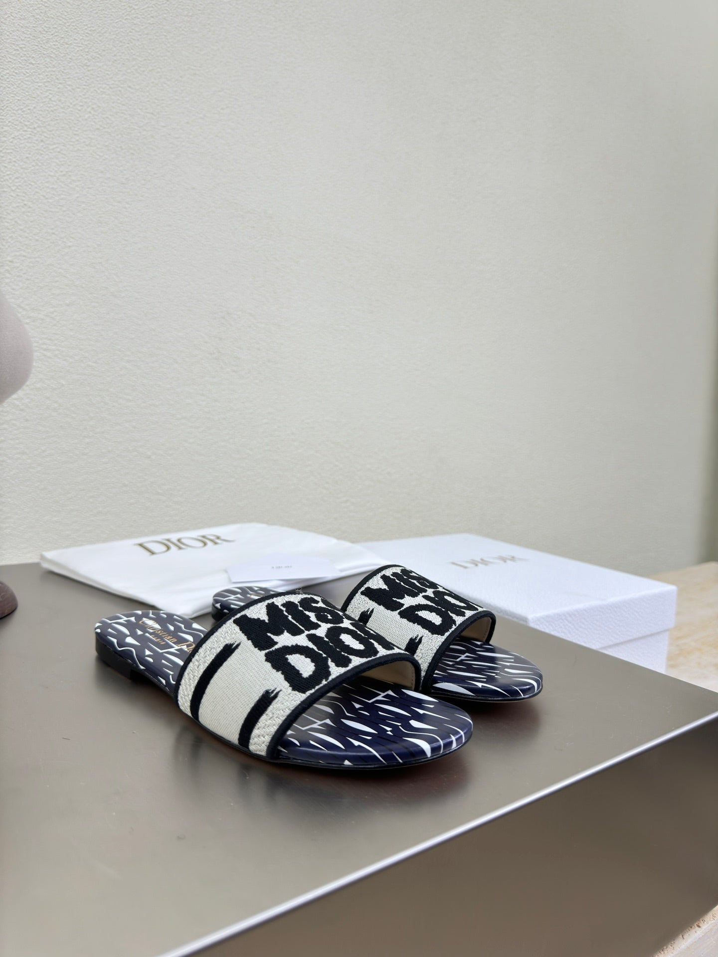 DWAY SLIDE EMBROIDERED COTTON AND NAVY BLUE MISS DIOR ALLOVER MOTIF - 34