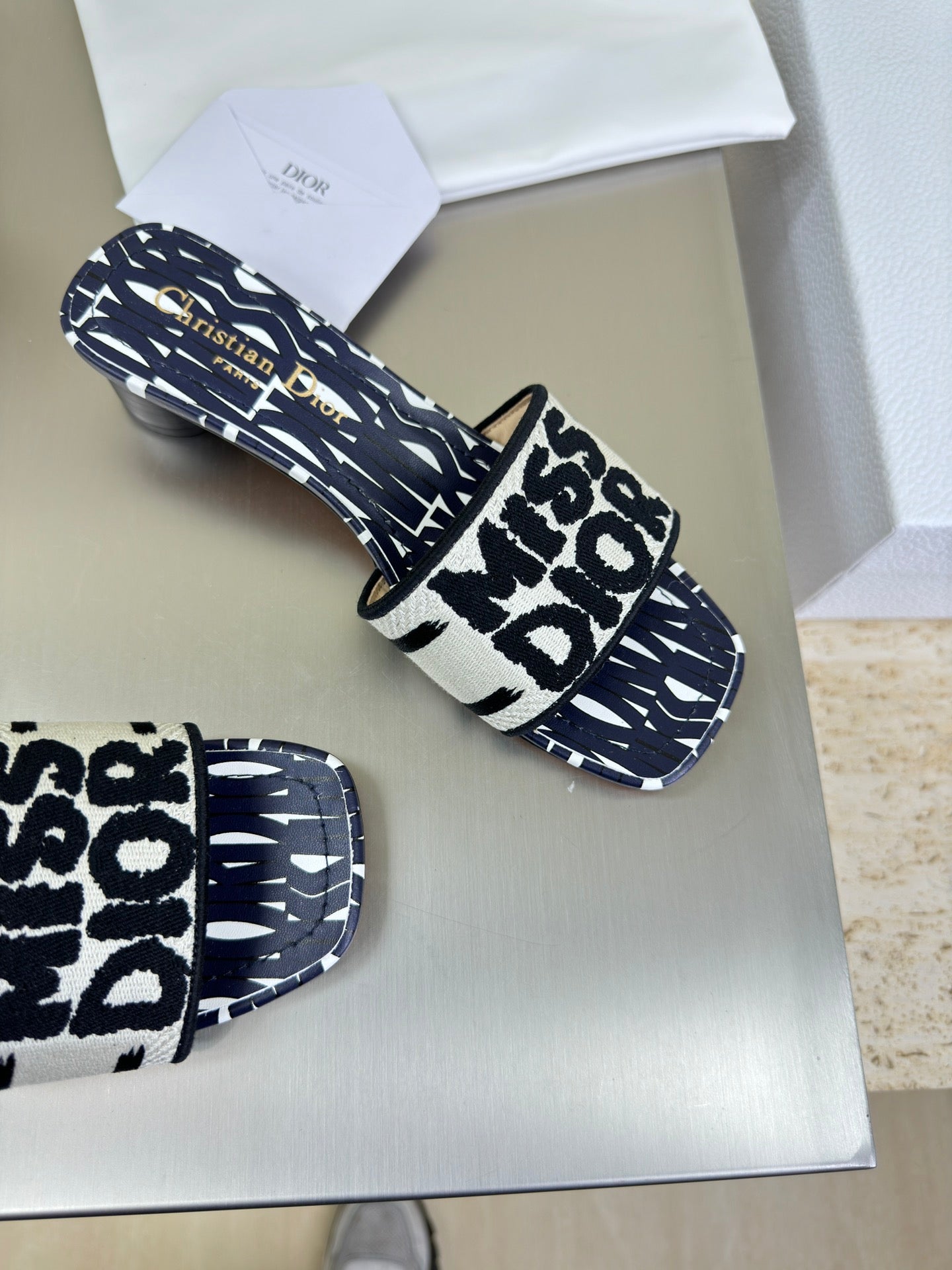 DWAY HEELED SLIDE EMBROIDERED COTTON AND NAVY BLUE MISS DIOR ALLOVER MOTIF 35 MM - 34