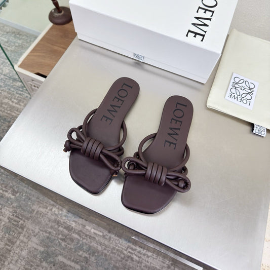 Сандалії FLAMENCO KNOT від LOEWE 26S з темно-коричневої телячої шкіри