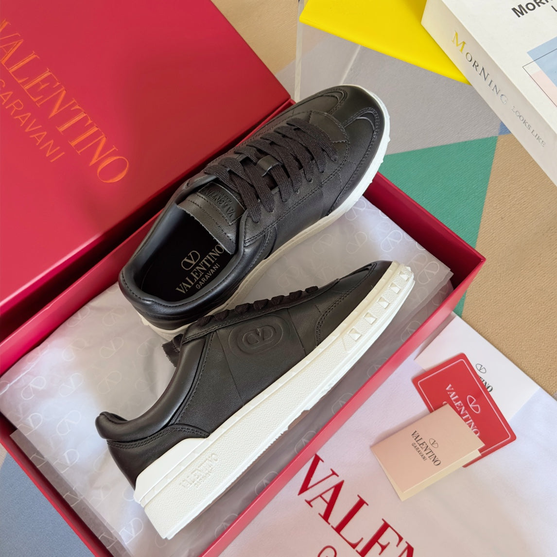 UPVILLAGE LOW TOP IN BLACK NAPPA LEATHER SNEAKER - 35