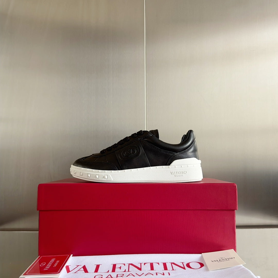 UPVILLAGE LOW TOP IN BLACK NAPPA LEATHER SNEAKER - 35