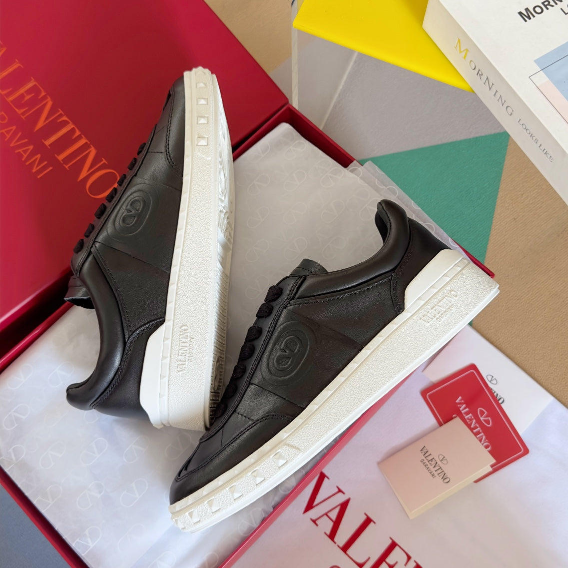 UPVILLAGE LOW TOP IN BLACK NAPPA LEATHER SNEAKER - 35