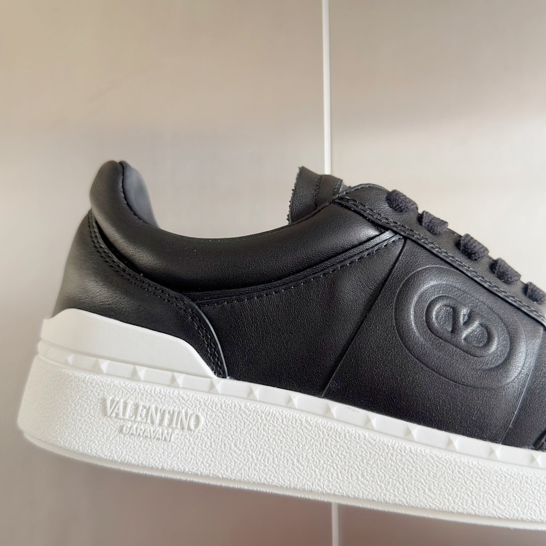 UPVILLAGE LOW TOP IN BLACK NAPPA LEATHER SNEAKER - 35