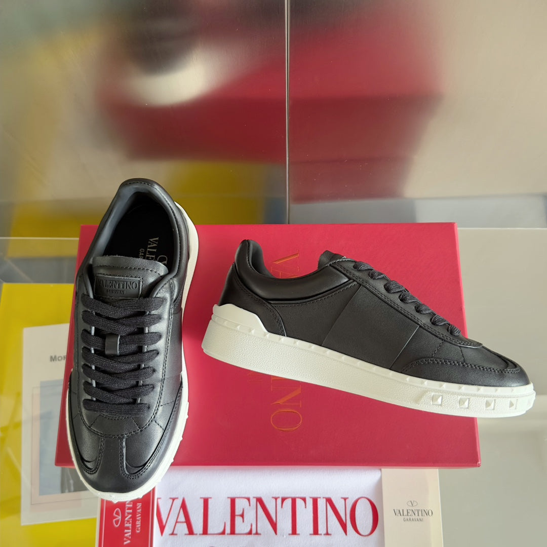 UPVILLAGE LOW TOP IN BLACK NAPPA LEATHER SNEAKER - 35