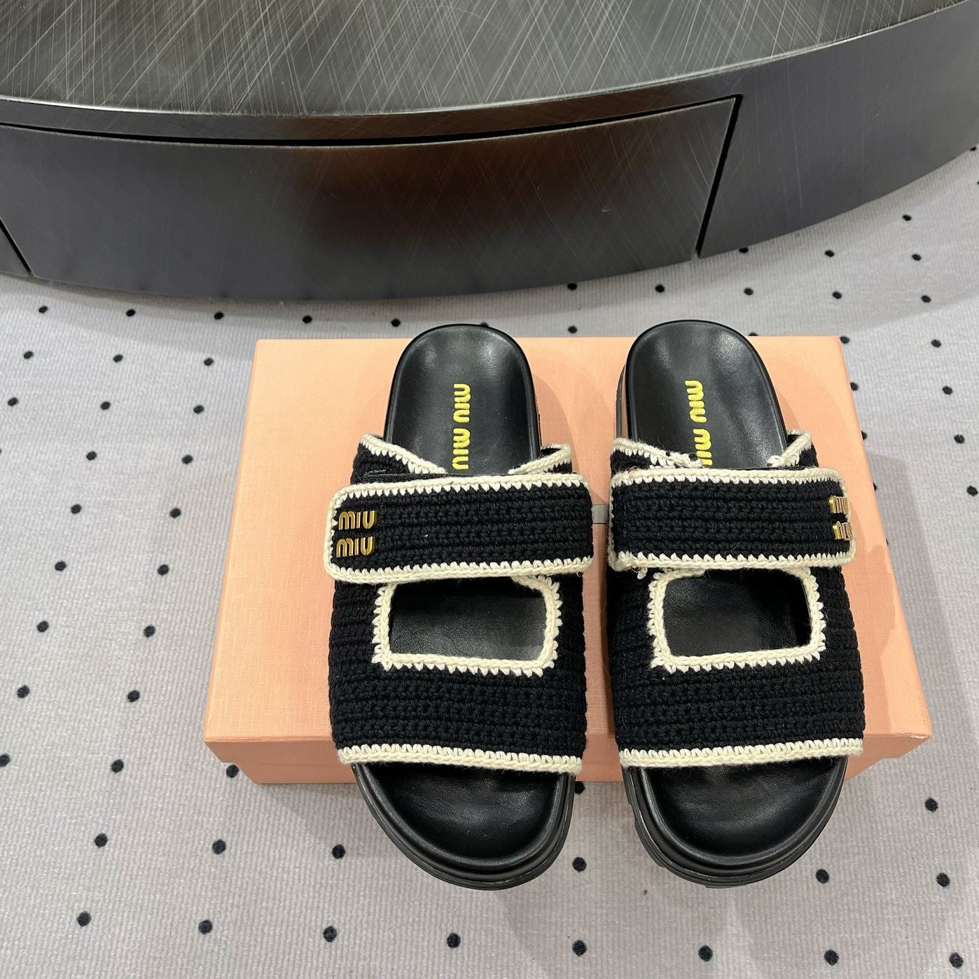 Sandals Black With Ivory Border Fabric - 35
