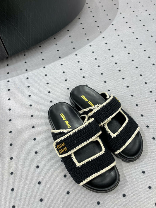 Sandals Black With Ivory Border Fabric - 35
