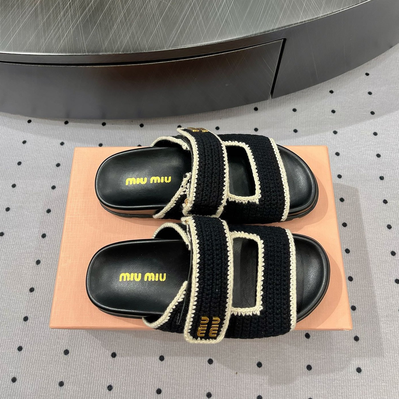 Sandals Black With Ivory Border Fabric - 35