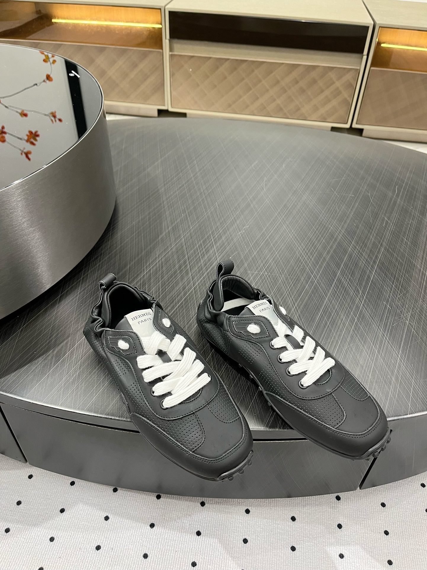 TRAIL SNEAKER IN BLACK CALFSKIN - 35