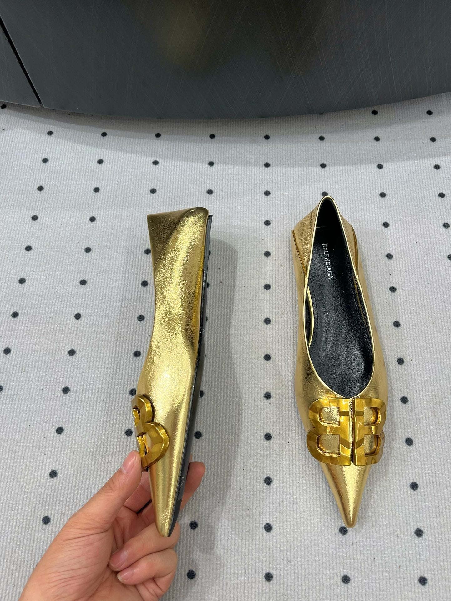 POINTED BB GOLD BUCKLE BALLET FLAT IN GOLD METALLIC SHINY CALFSKIN - 35