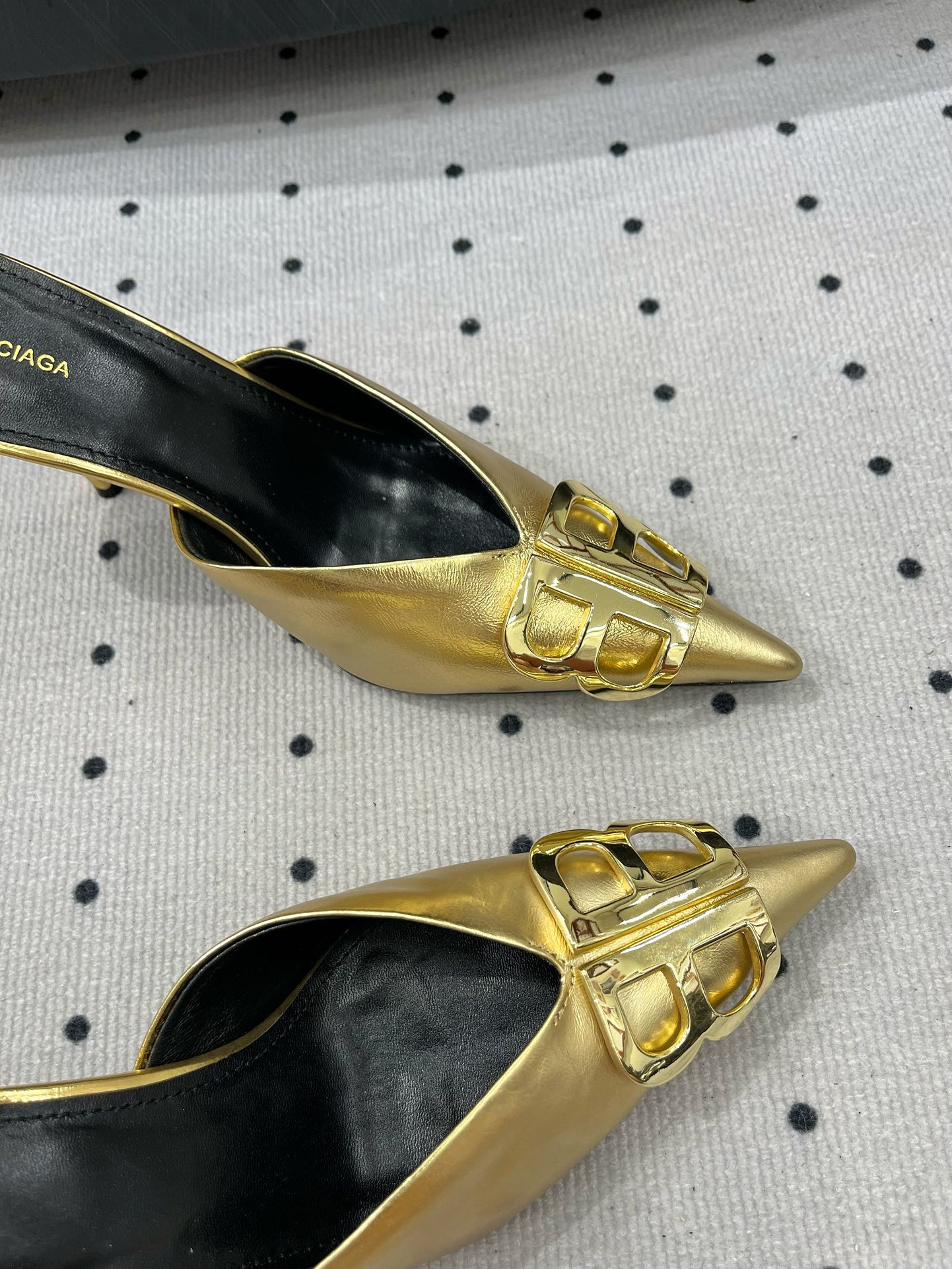 POINTED BB GOLD BUCKLE HEELED SLINGBACK IN GOLD METALLIC SHINY CALFSKIN - 35