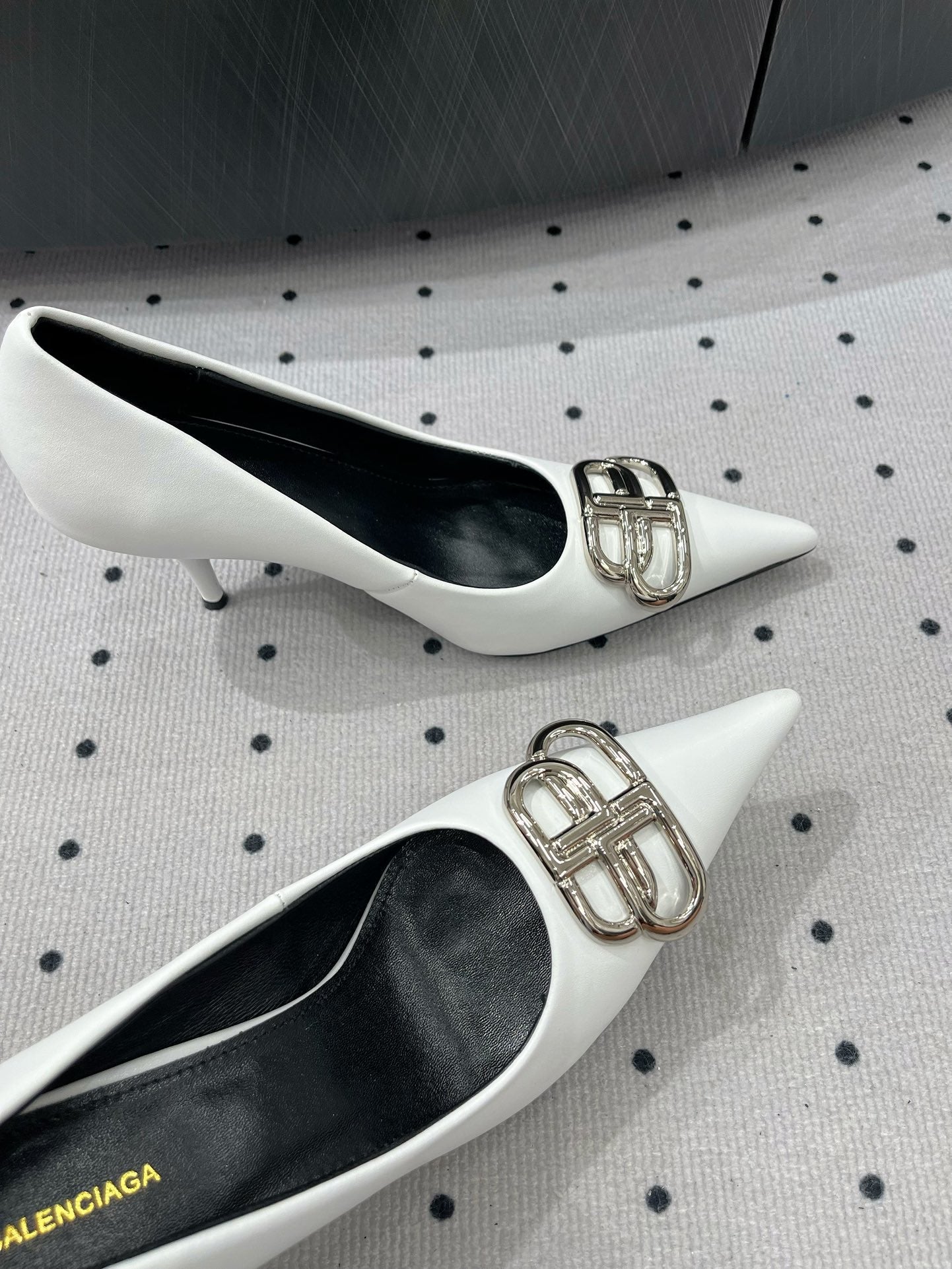 HEELED PUMPS 65 MM IN WHITE GLOSSY CALFSKIN SILVER HARDWARE - 35