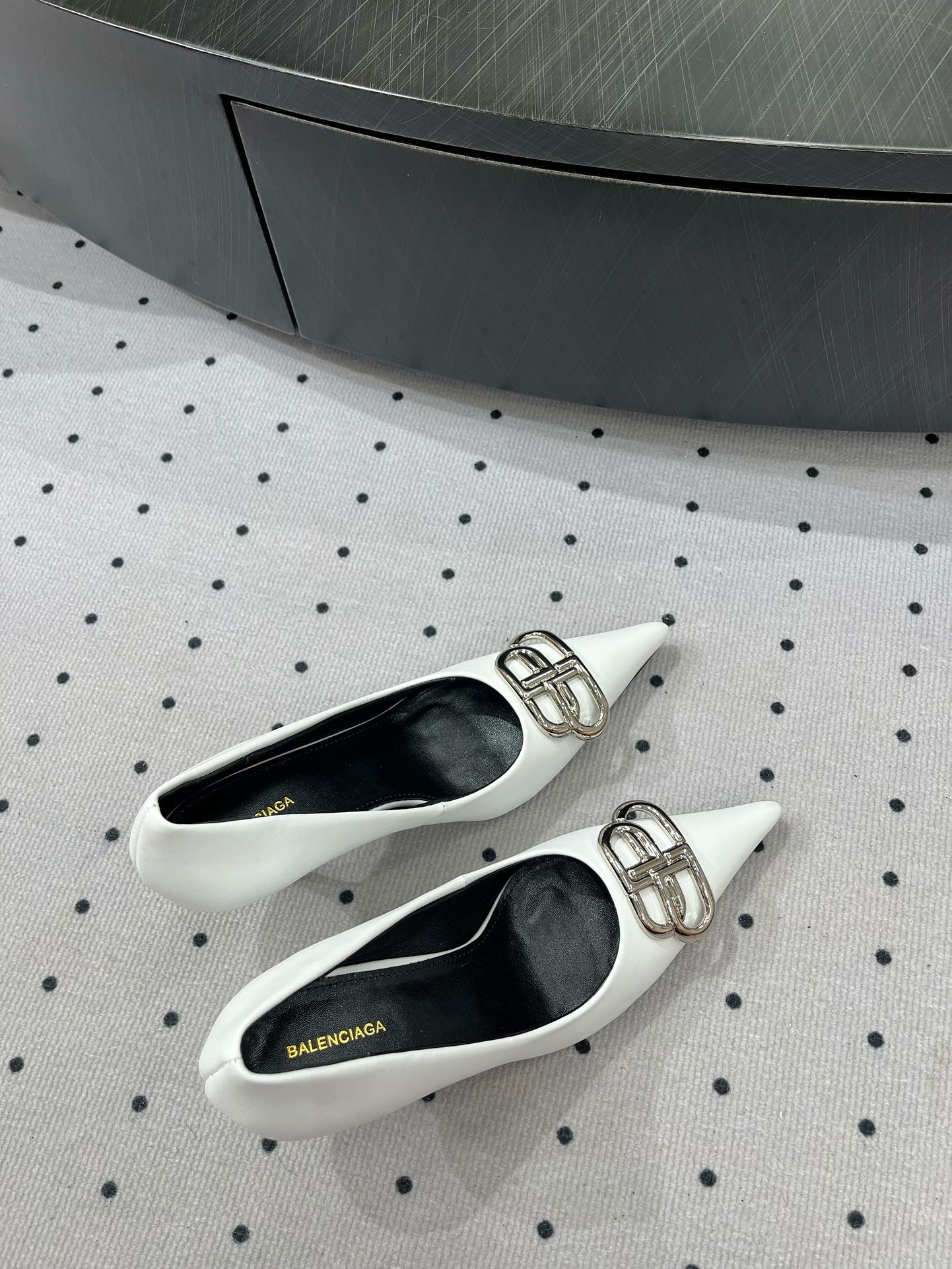 HEELED PUMPS 65 MM IN WHITE GLOSSY CALFSKIN SILVER HARDWARE - 35