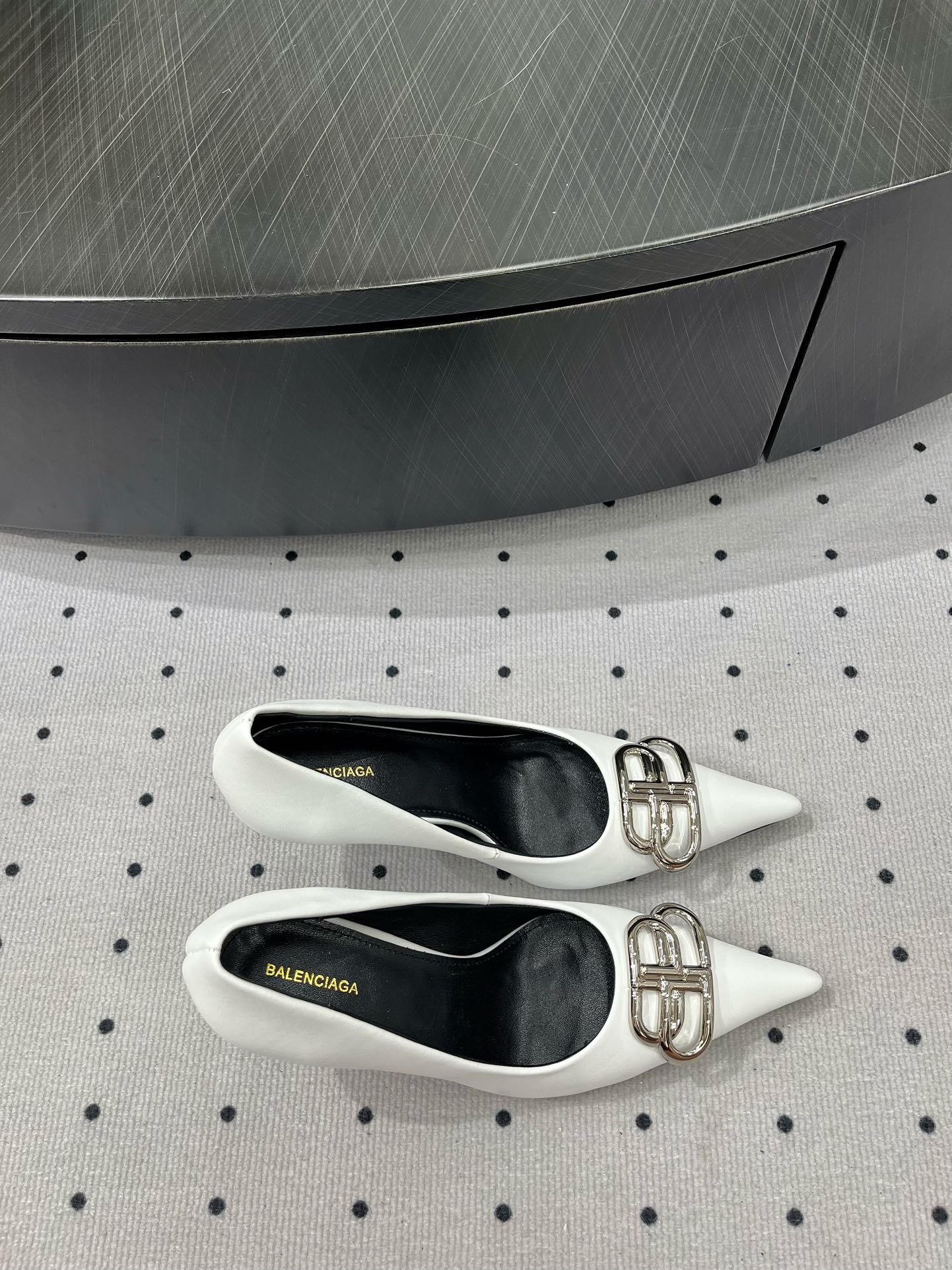HEELED PUMPS 65 MM IN WHITE GLOSSY CALFSKIN SILVER HARDWARE - 35