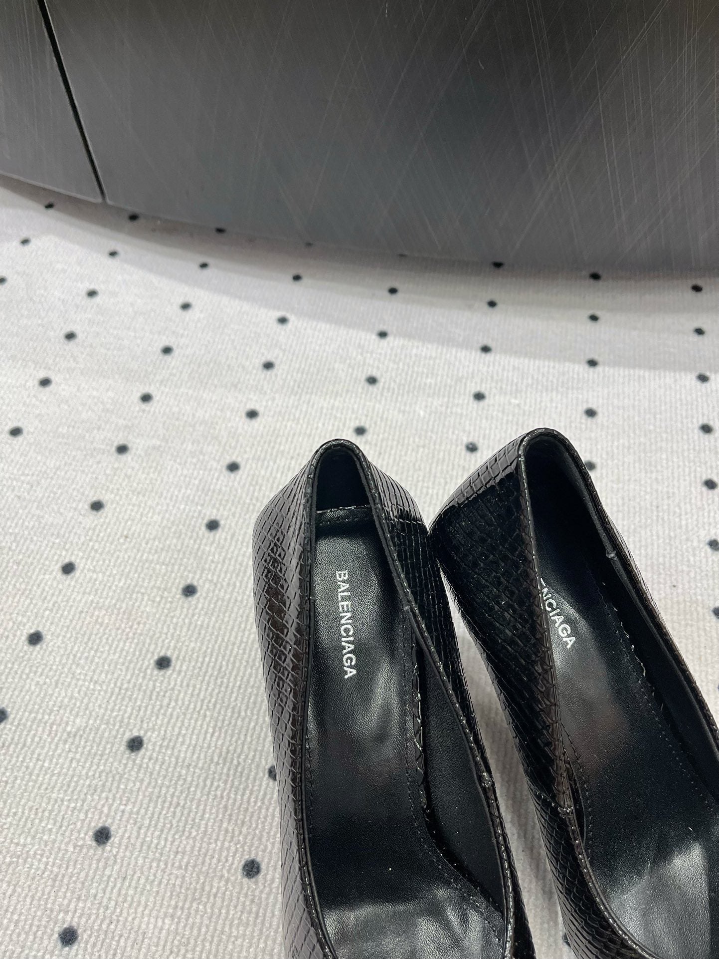 HEELED PUMPS 65 MM IN BLACK LIZARD PATTERN CALFSKIN GOLD HARDWARE - 35