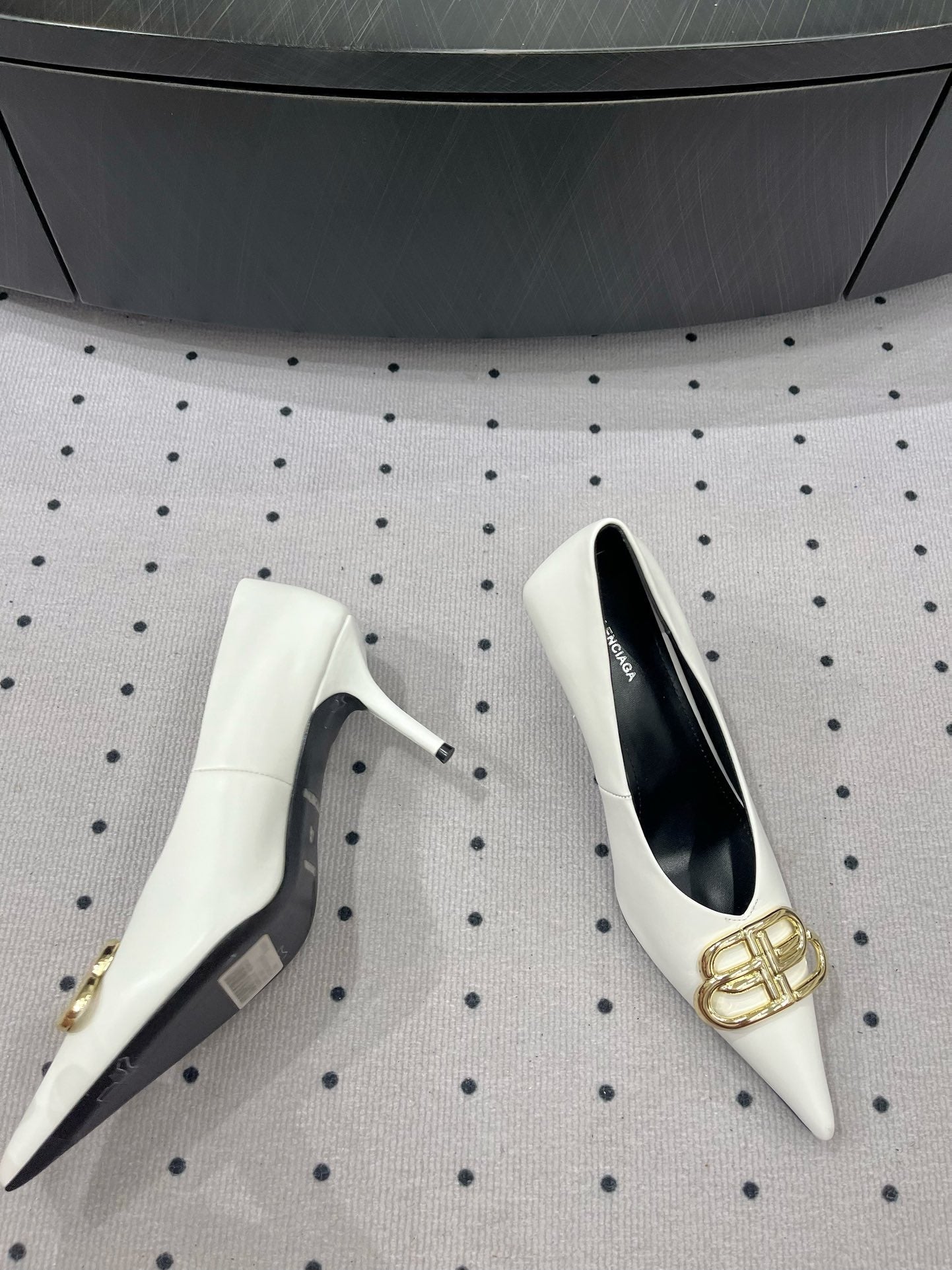 HEELED PUMPS 65 MM IN WHITE SMOOTH LAMBSKIN GOLD HARDWARE - 35