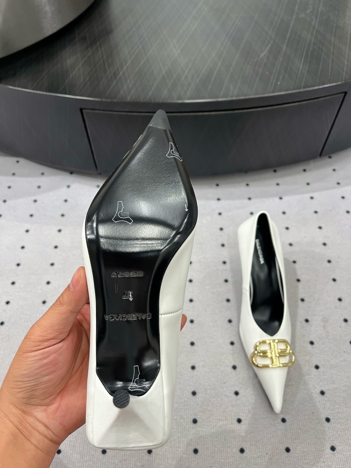 HEELED PUMPS 65 MM IN WHITE SMOOTH LAMBSKIN GOLD HARDWARE - 35