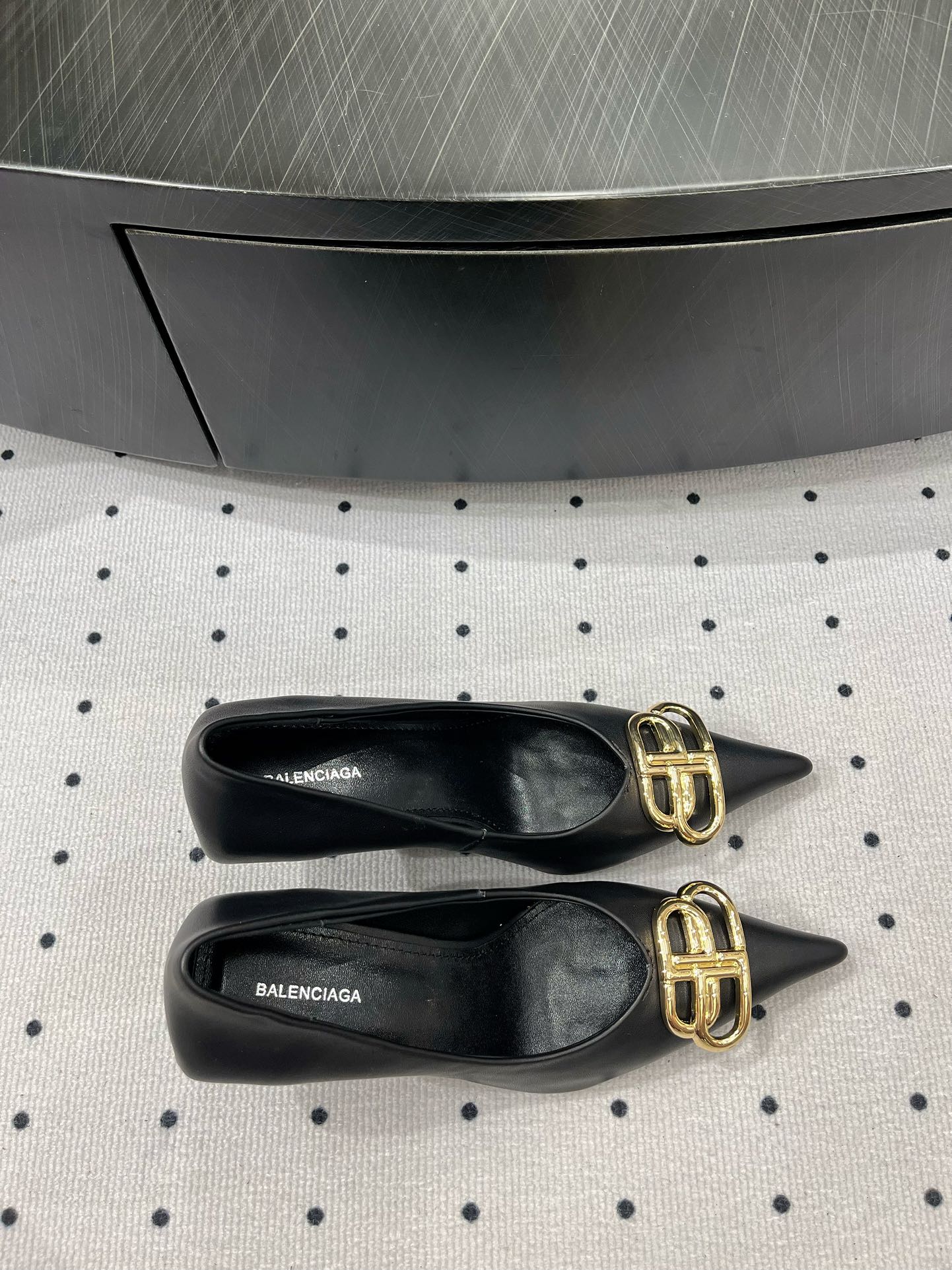 HEELED PUMPS 65 MM IN BLACK SMOOTH LAMBSKIN GOLD HARDWARE - 35