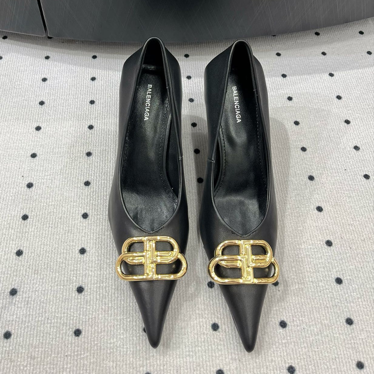 HEELED PUMPS 65 MM IN BLACK SMOOTH LAMBSKIN GOLD HARDWARE - 35