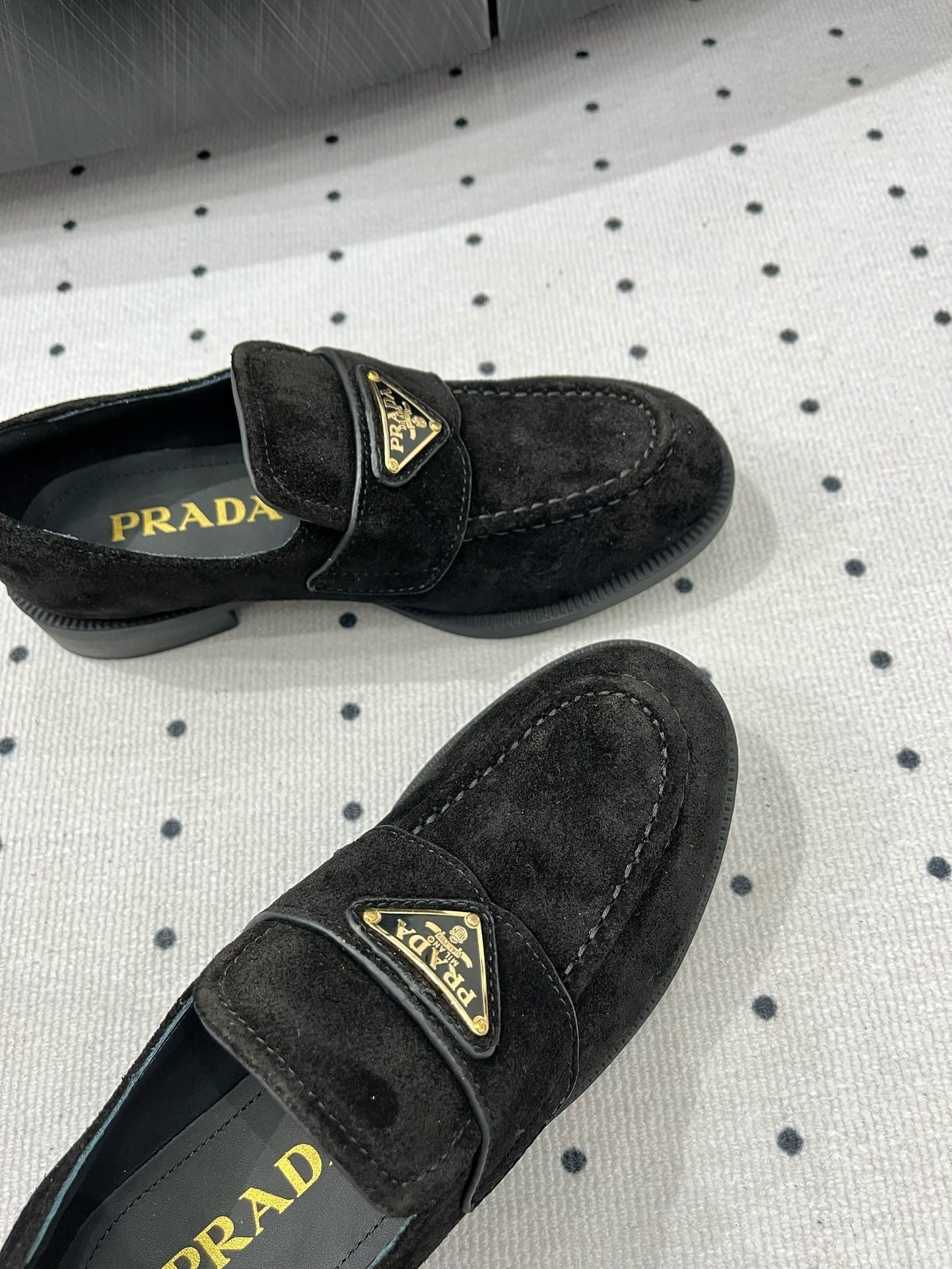 TRIANGLE LOGO LOAFER IN BLACK SUEDE - 35