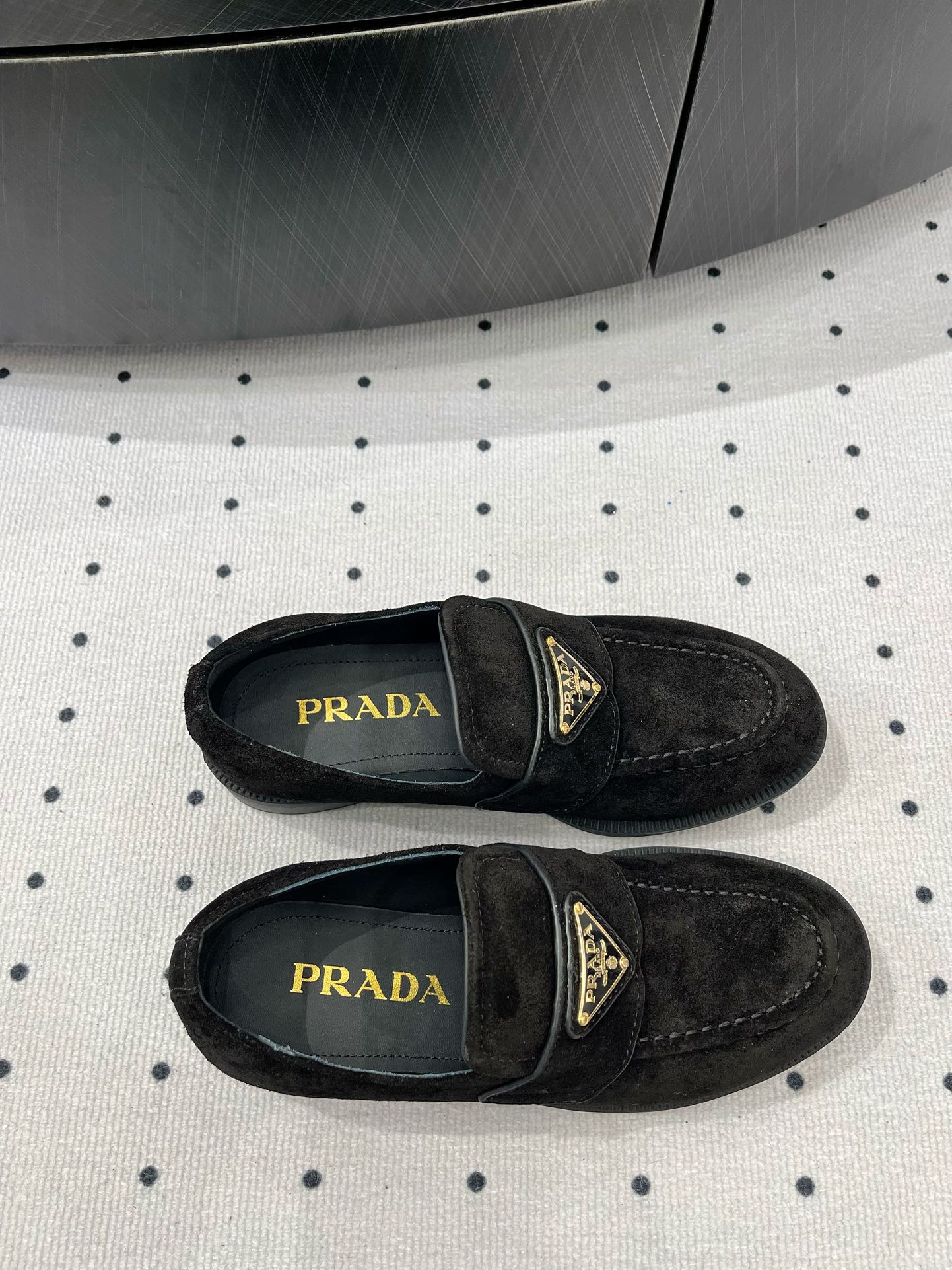 TRIANGLE LOGO LOAFER IN BLACK SUEDE - 35
