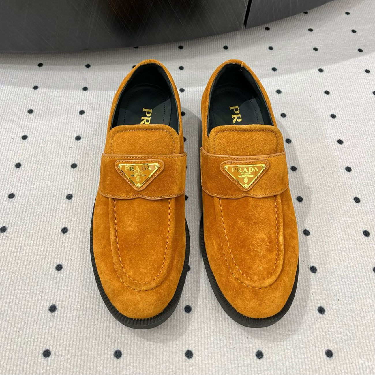 TRIANGLE LOGO LOAFER IN PERU BROWN SUEDE - 35