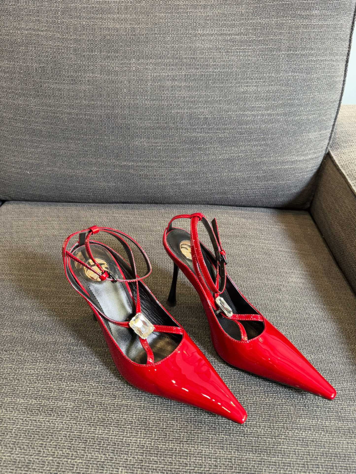 HIGH SANDAL ATTACHED GEM IN RED GLOSSY CALFSKIN - 35