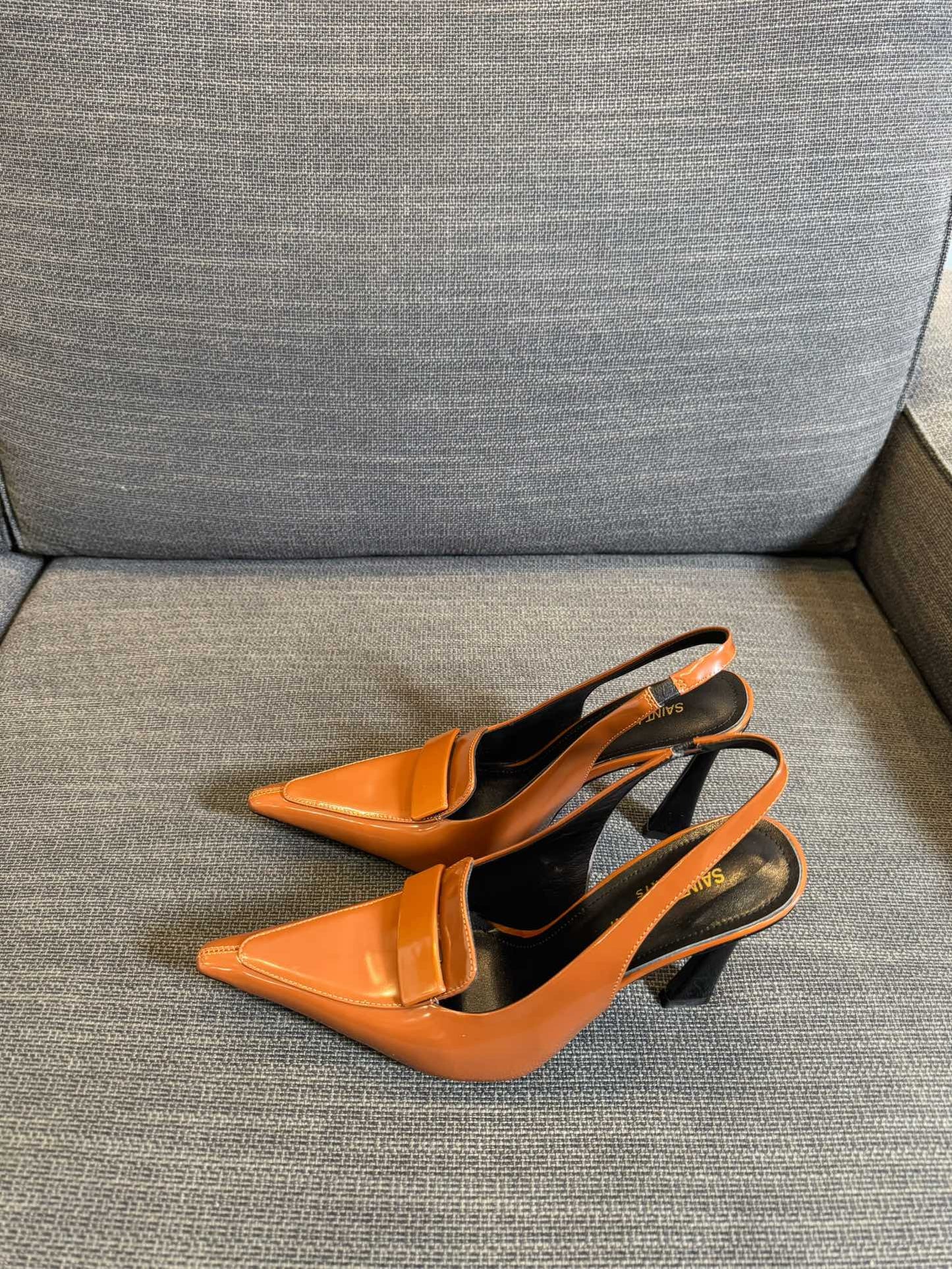 POINTED-TOE SLINGBACK PUMPS IN TANGERINE ORANGE SHINY CALFSKIN - 35