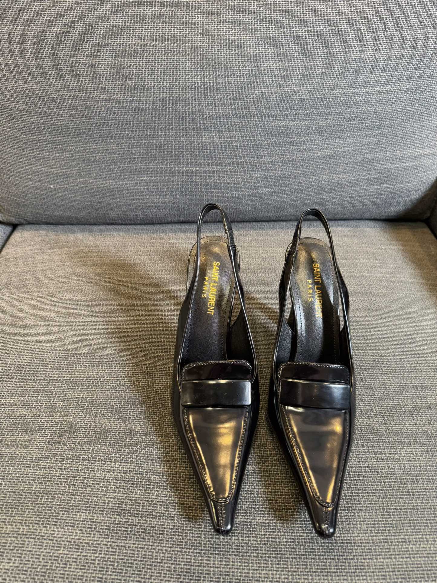 POINTED-TOE SLINGBACK PUMPS IN BLACK SHINY CALFSKIN - 35