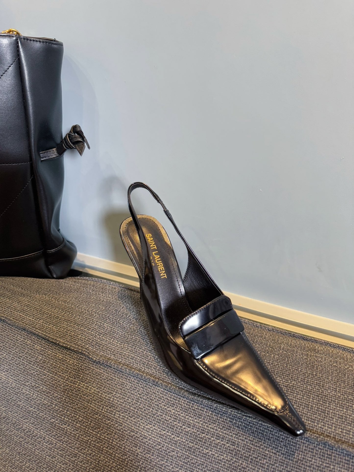 POINTED-TOE SLINGBACK PUMPS IN BLACK SHINY CALFSKIN - 35