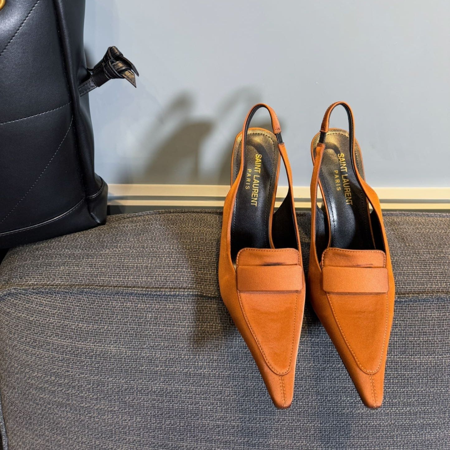 POINTED-TOE SLINGBACK PUMPS IN TANGELO ORANGE SILK - 35