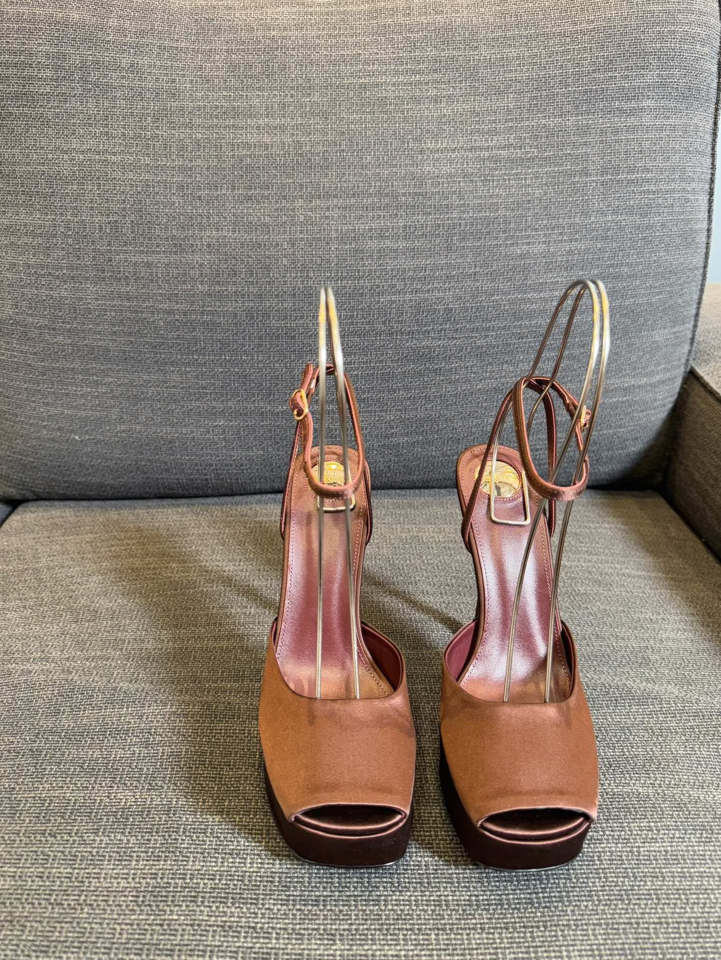 LA SCANDALE PLATFORM SANDALS IN DARK CAPPUCCINO SATIN - 35