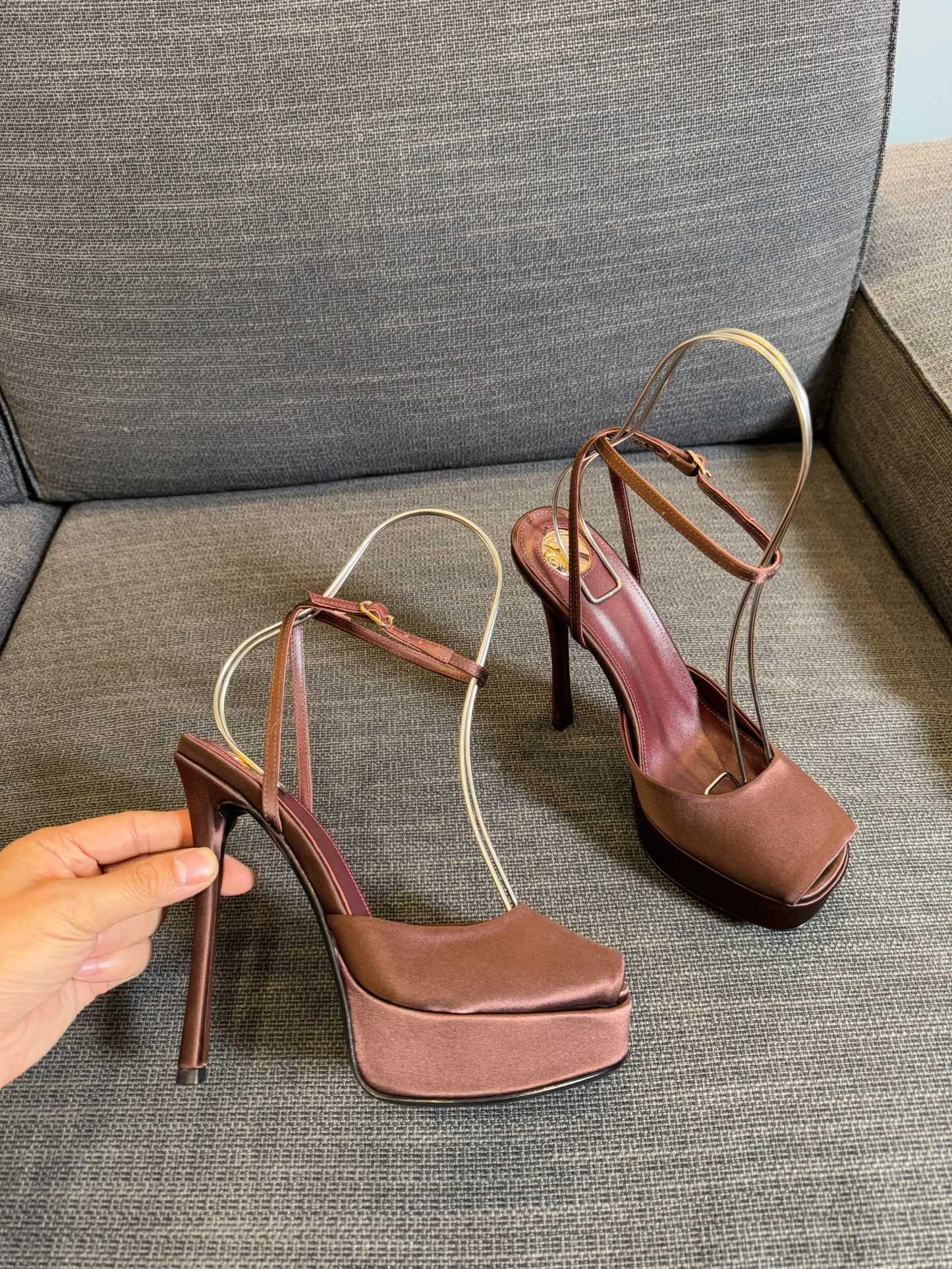 LA SCANDALE PLATFORM SANDALS IN DARK CAPPUCCINO SATIN - 35