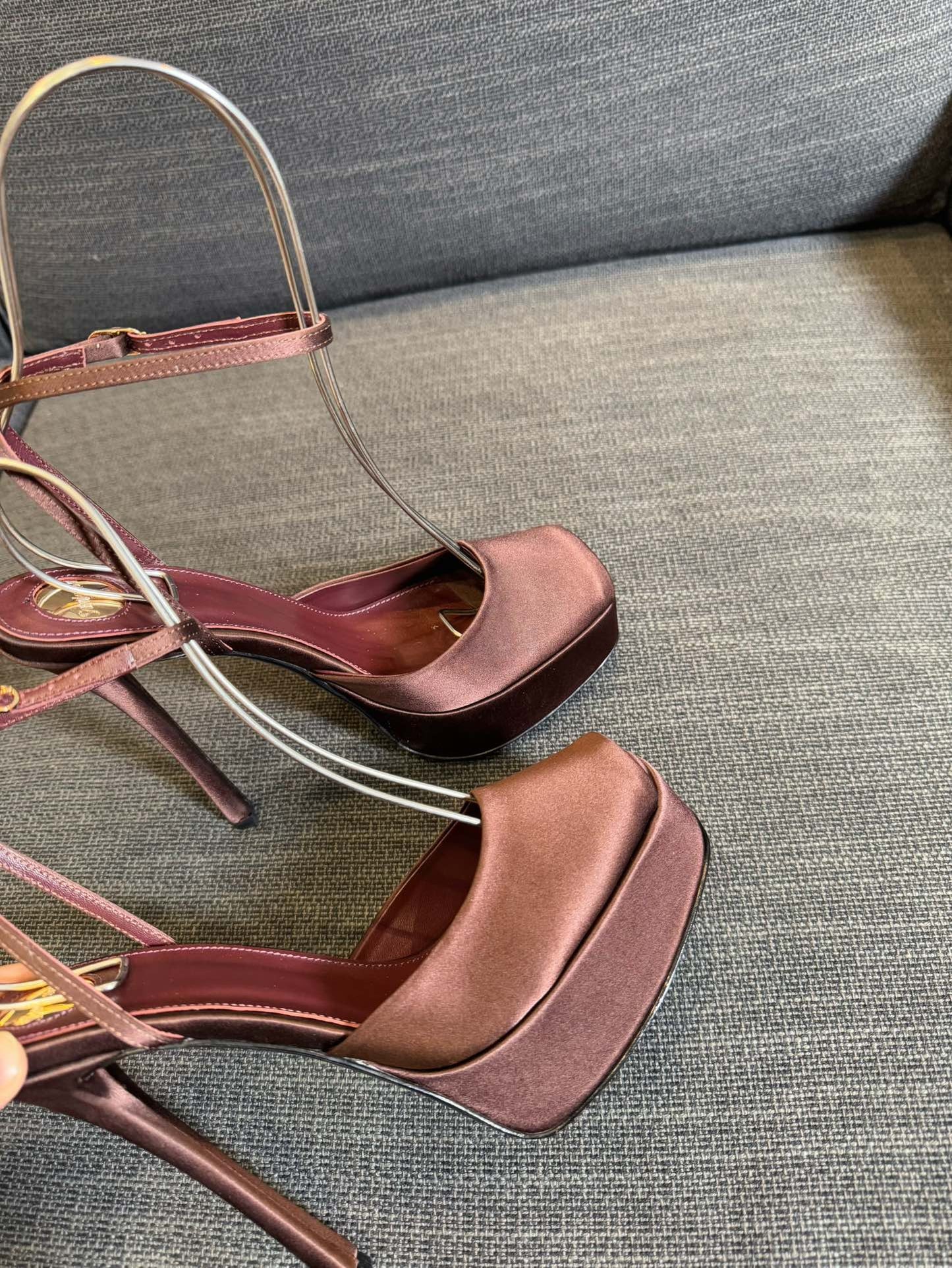 LA SCANDALE PLATFORM SANDALS IN DARK CAPPUCCINO SATIN - 35