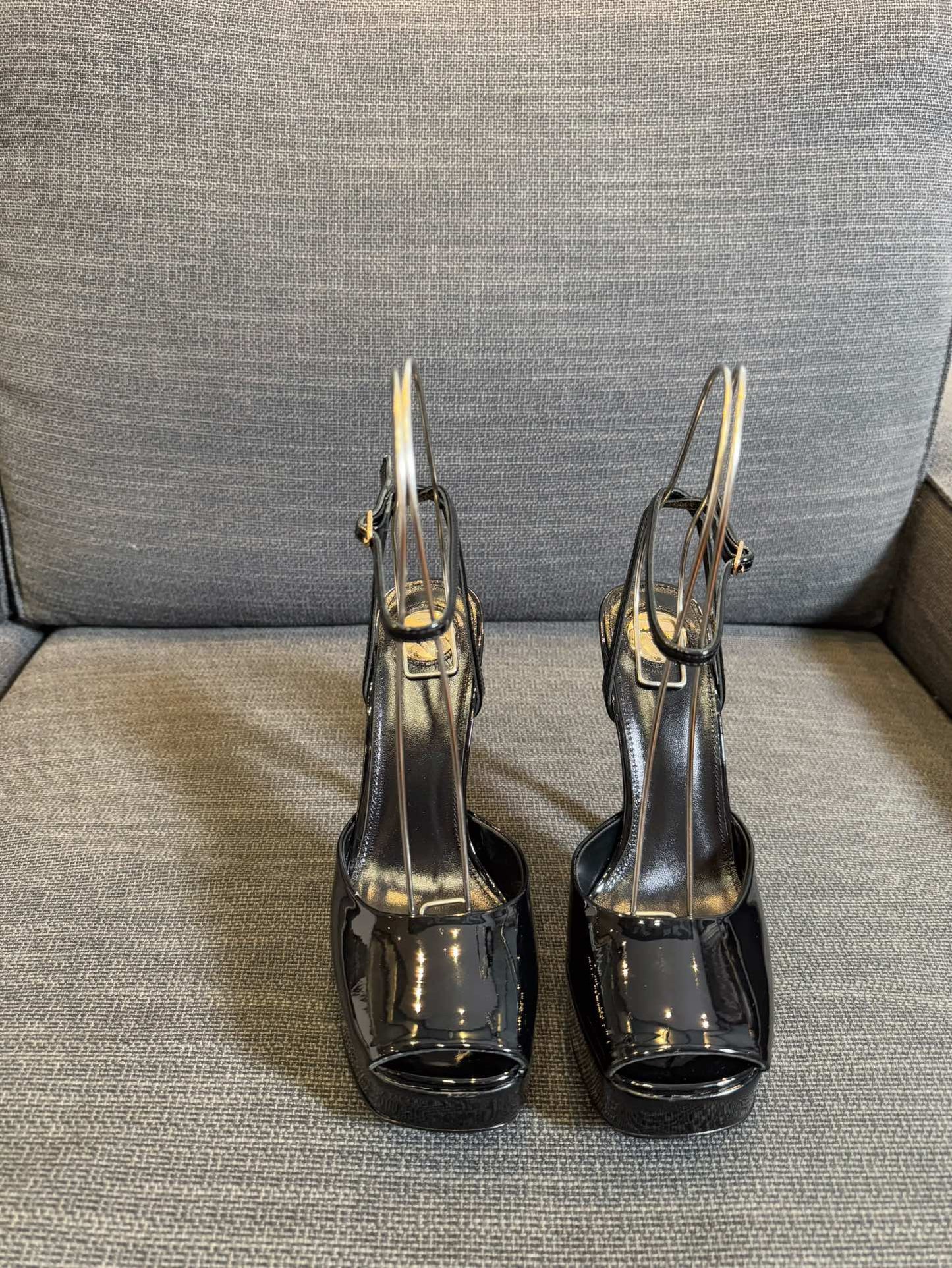 LA SCANDALE PLATFORM SANDALS IN BLACK GLOSSY CALFSKIN - 35