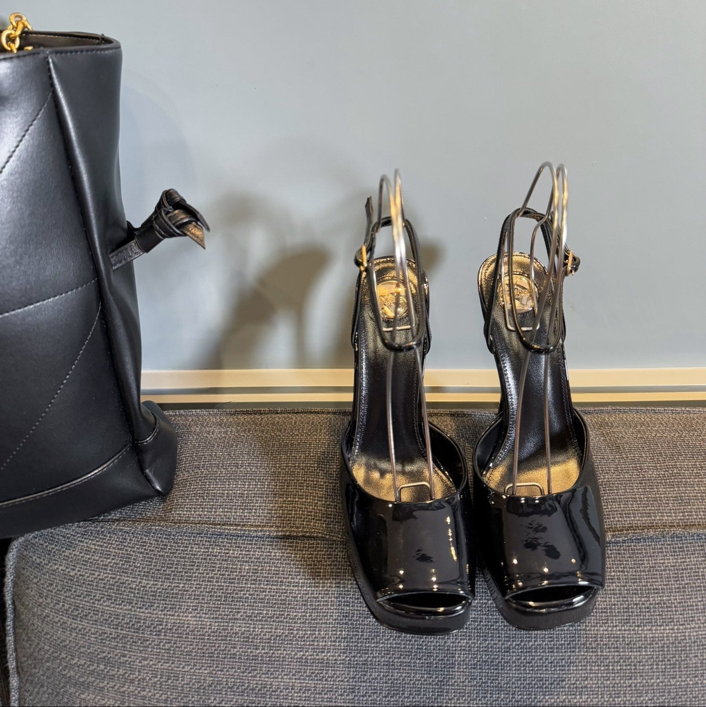 LA SCANDALE PLATFORM SANDALS IN BLACK GLOSSY CALFSKIN - 35