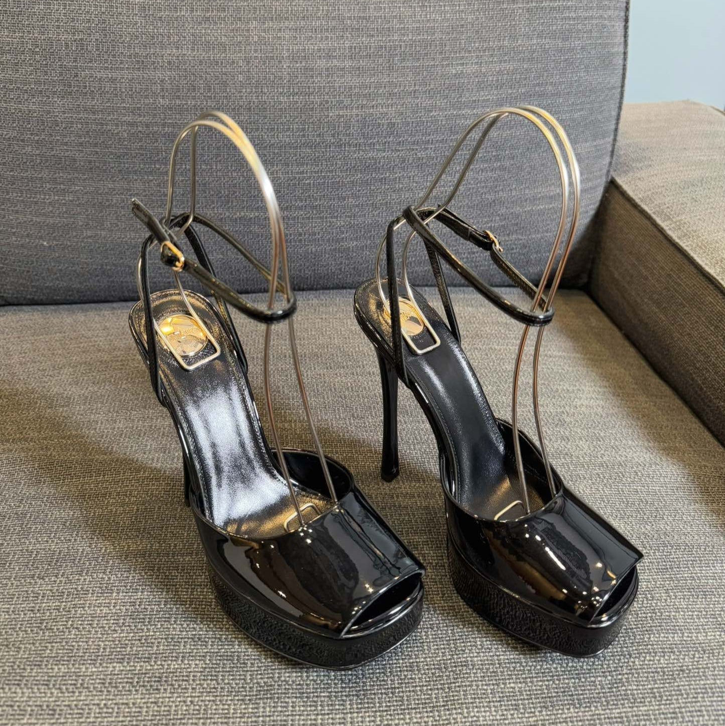 LA SCANDALE PLATFORM SANDALS IN BLACK GLOSSY CALFSKIN - 35