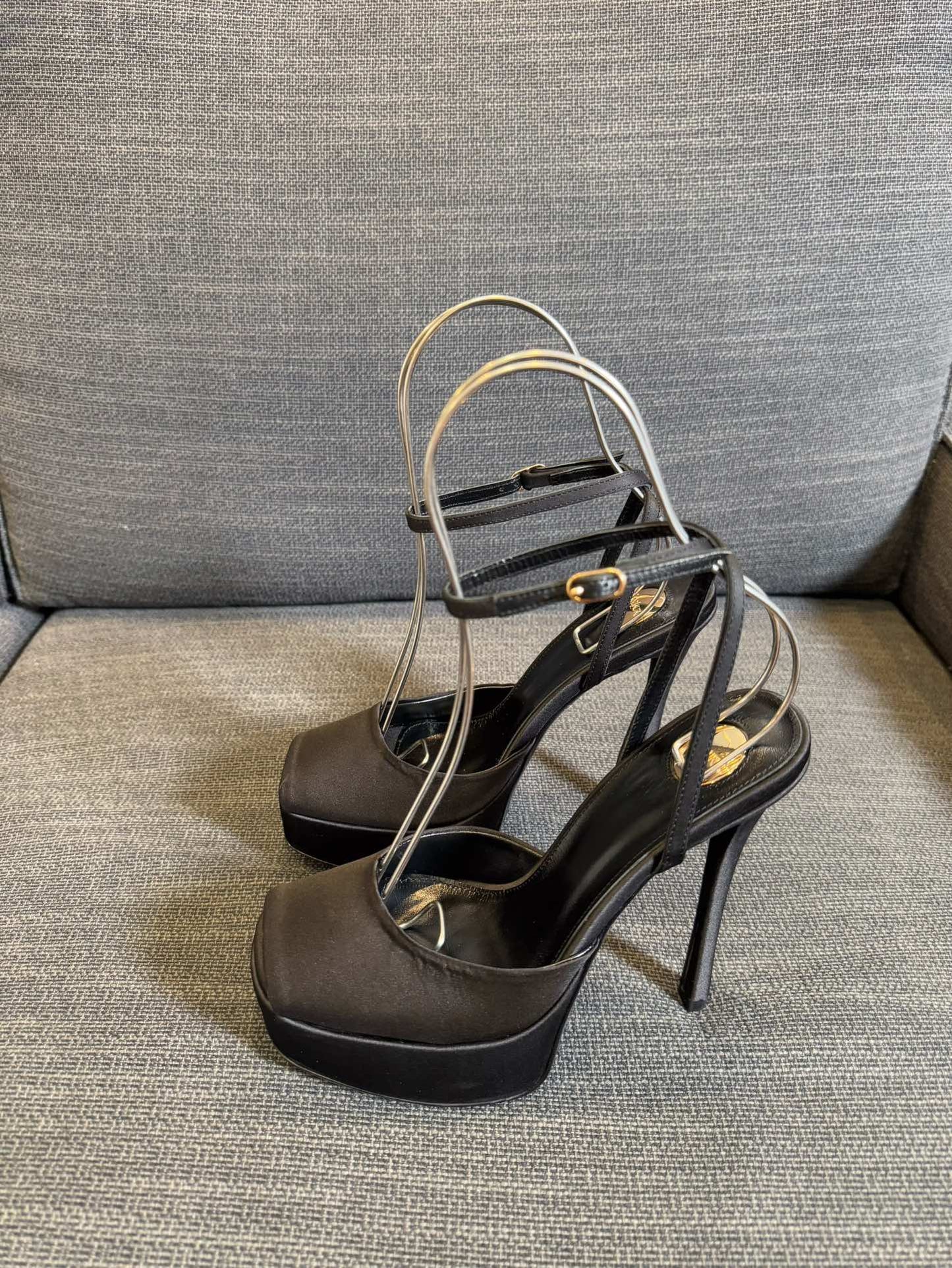 LA SCANDALE PLATFORM SANDALS IN TAUPE BROWN SATIN - 35
