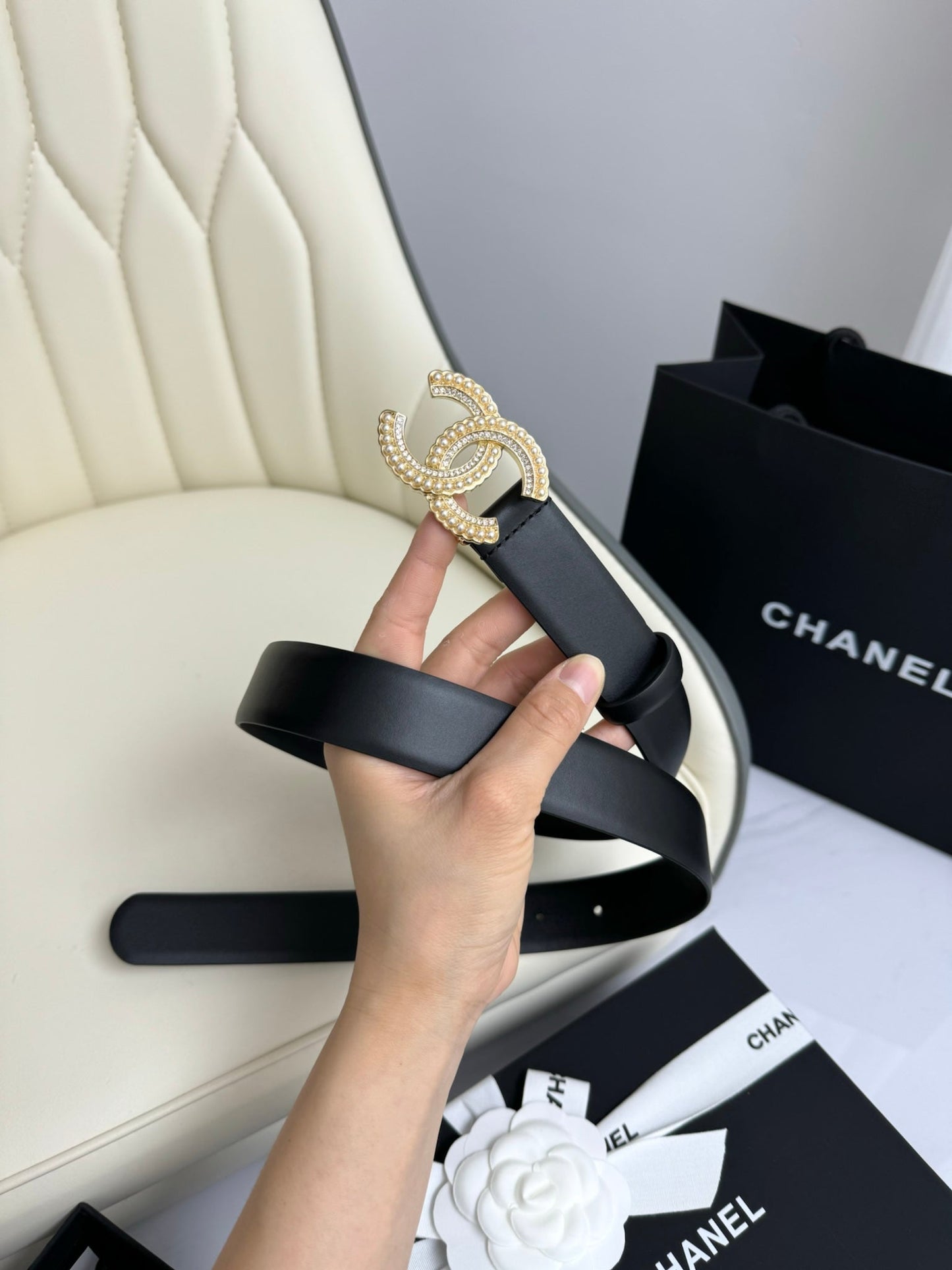 CC BELT 30MM IN BLACK SMOOTH CALFSKIN GOLD HARDWARE ATTACH PEARLS - 30