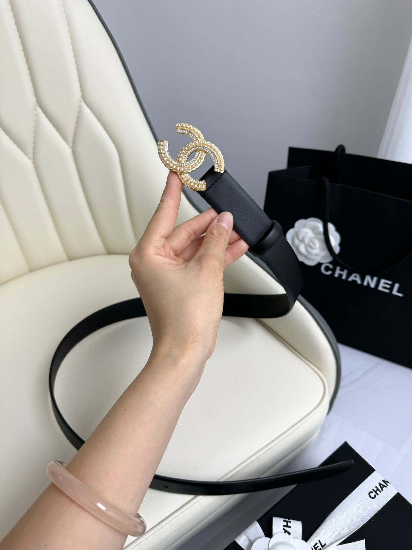 CC BELT 30MM IN BLACK SMOOTH CALFSKIN GOLD HARDWARE ATTACH PEARLS - 30
