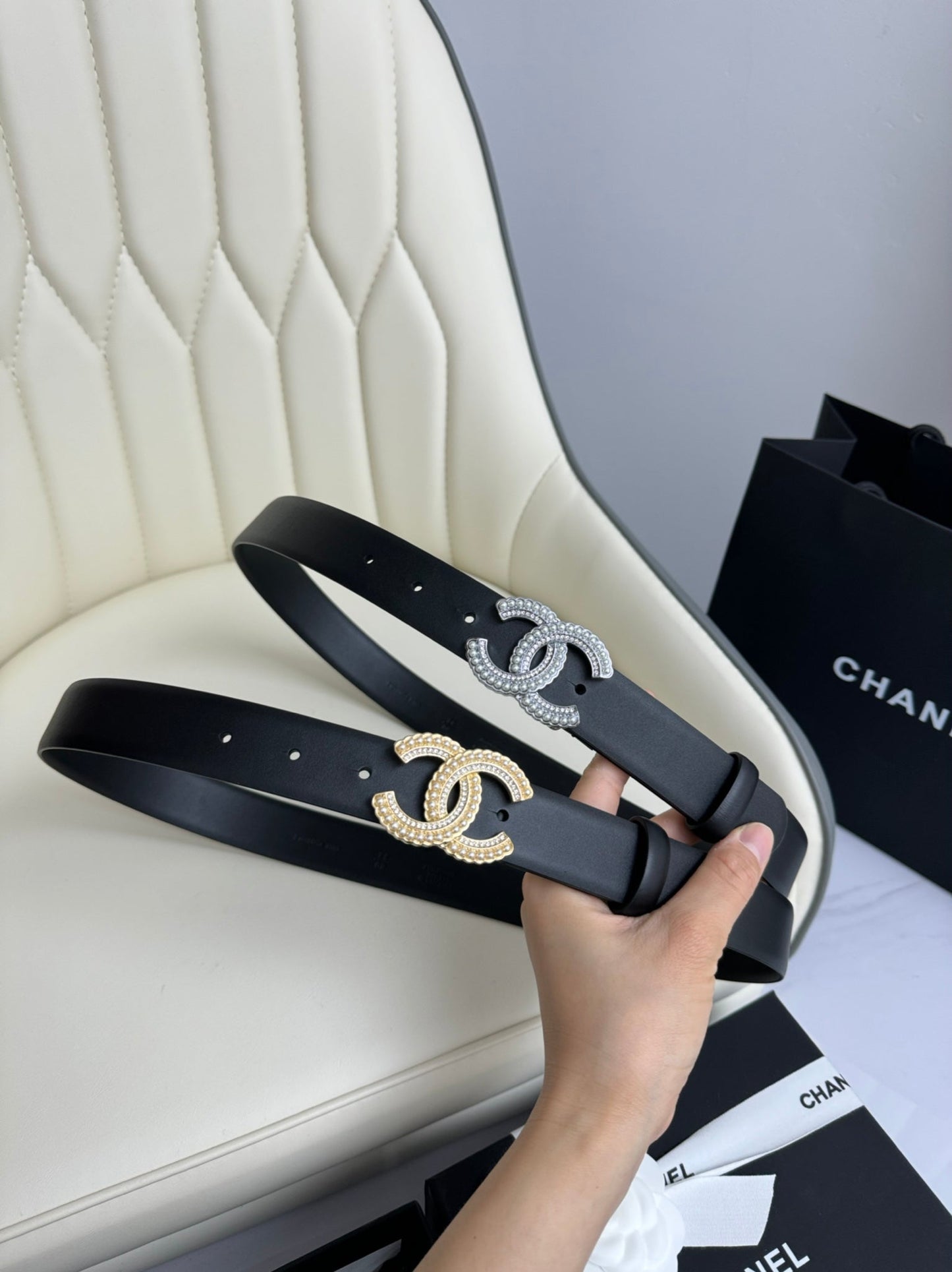 CC BELT 30MM IN BLACK SMOOTH CALFSKIN GOLD HARDWARE ATTACH PEARLS - 30