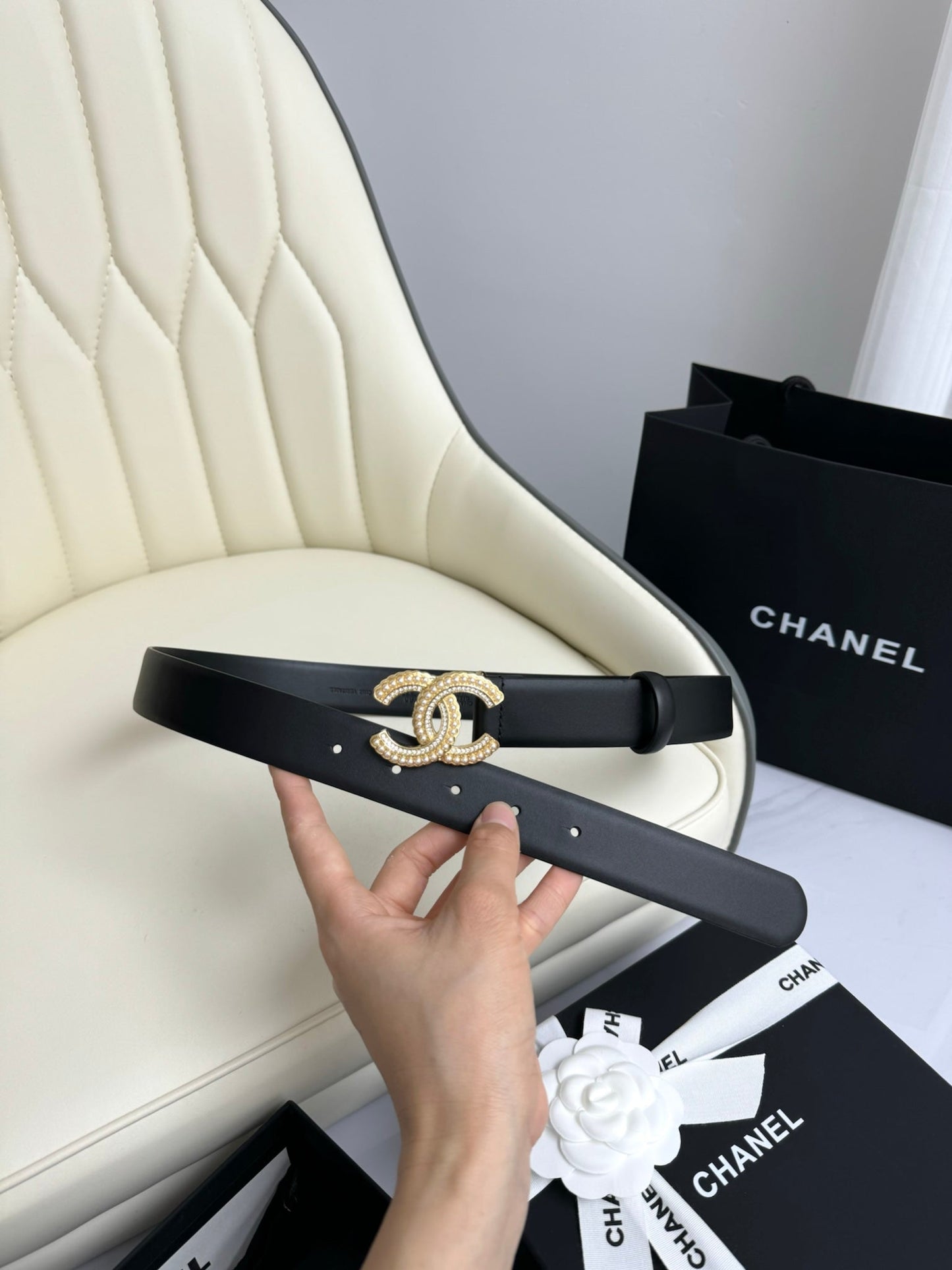 CC BELT 30MM IN BLACK SMOOTH CALFSKIN GOLD HARDWARE ATTACH PEARLS - 30