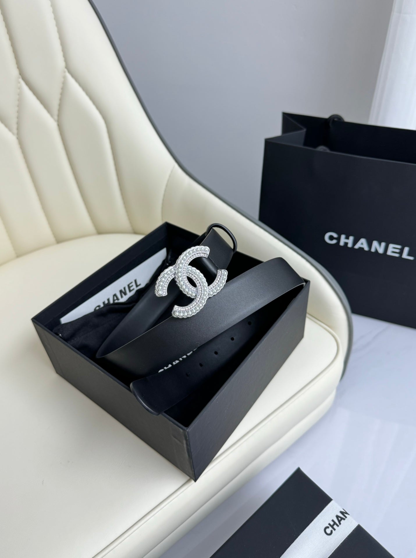 CC BELT 30MM IN BLACK SMOOTH CALFSKIN SILVER HARDWARE ATTACH PEARLS - 30