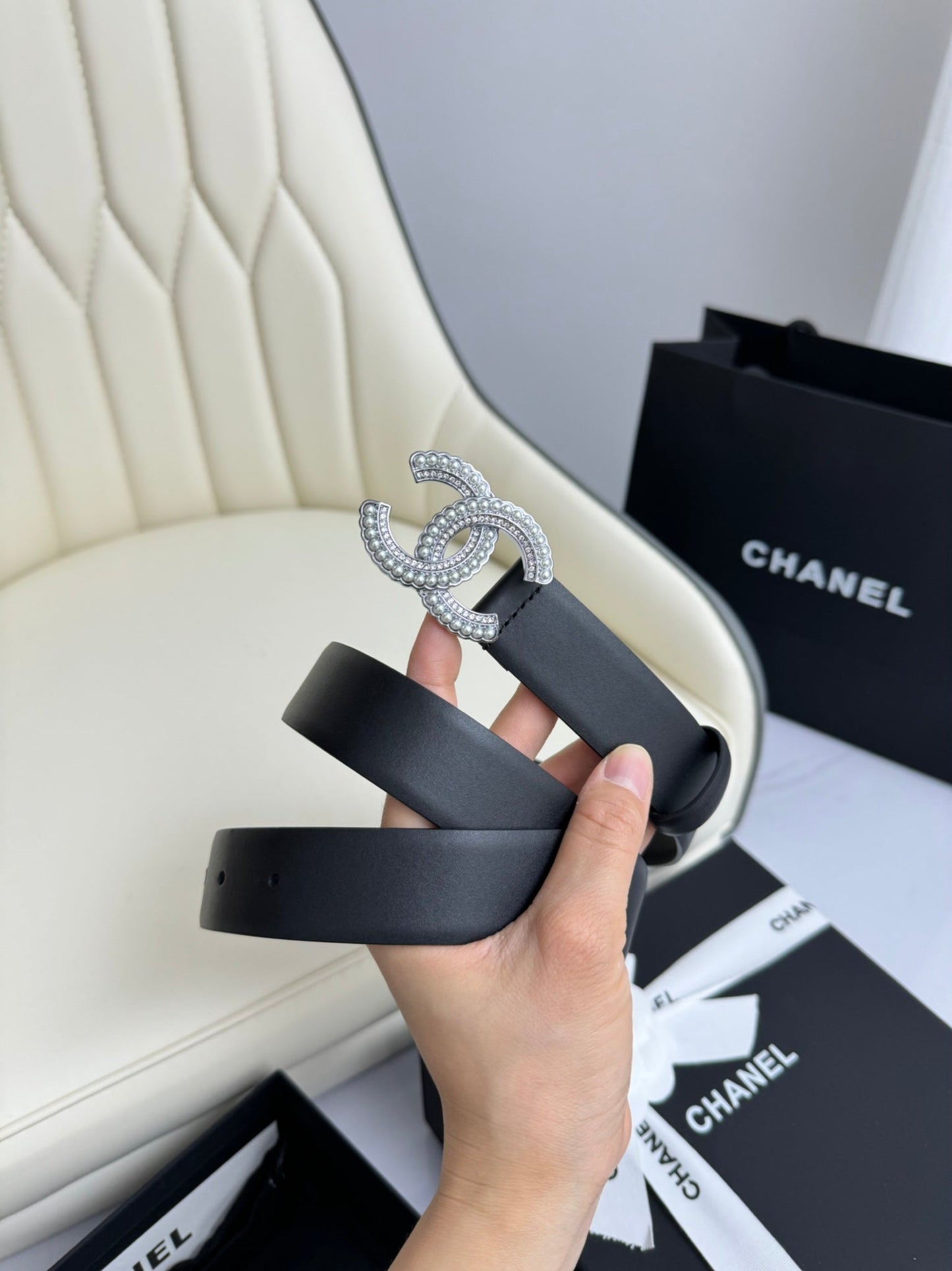 CC BELT 30MM IN BLACK SMOOTH CALFSKIN SILVER HARDWARE ATTACH PEARLS - 30