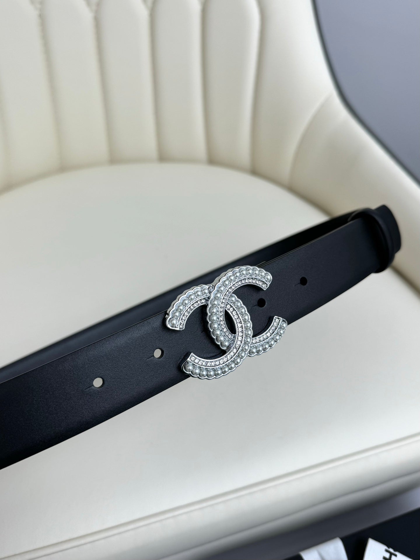 CC BELT 30MM IN BLACK SMOOTH CALFSKIN SILVER HARDWARE ATTACH PEARLS - 30