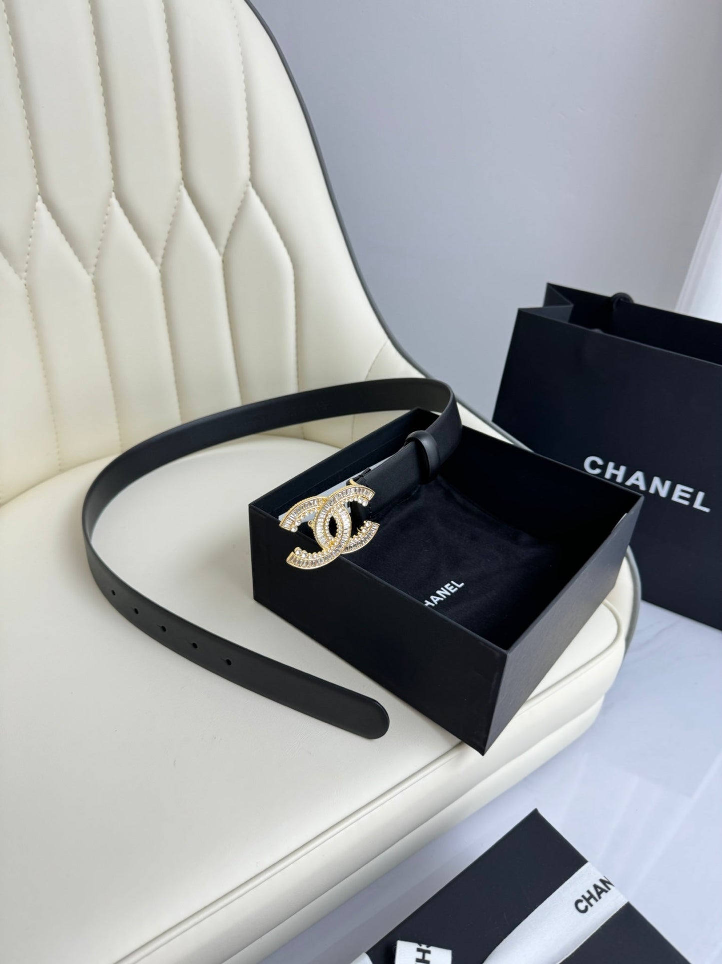 CC BELT 30MM IN BLACK SMOOTH CALFSKIN GOLD HARDWARE ATTACH RHINSTONE - 30