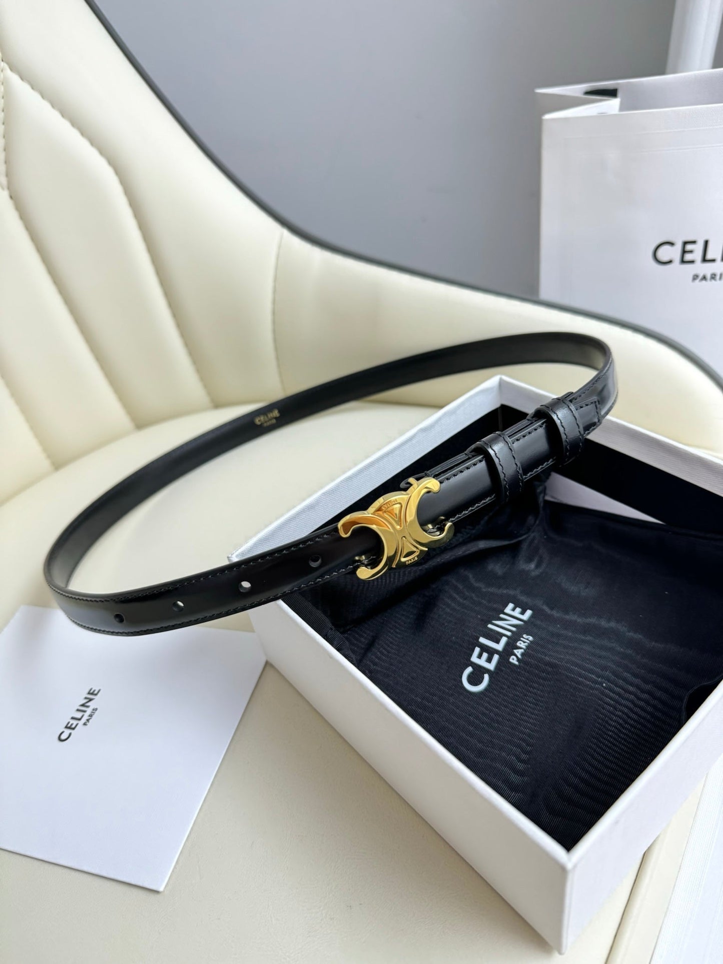 MEDIUM TRIOMPHE BELT 25MM BLACK LEATHER GOLD HARDWARE - 30