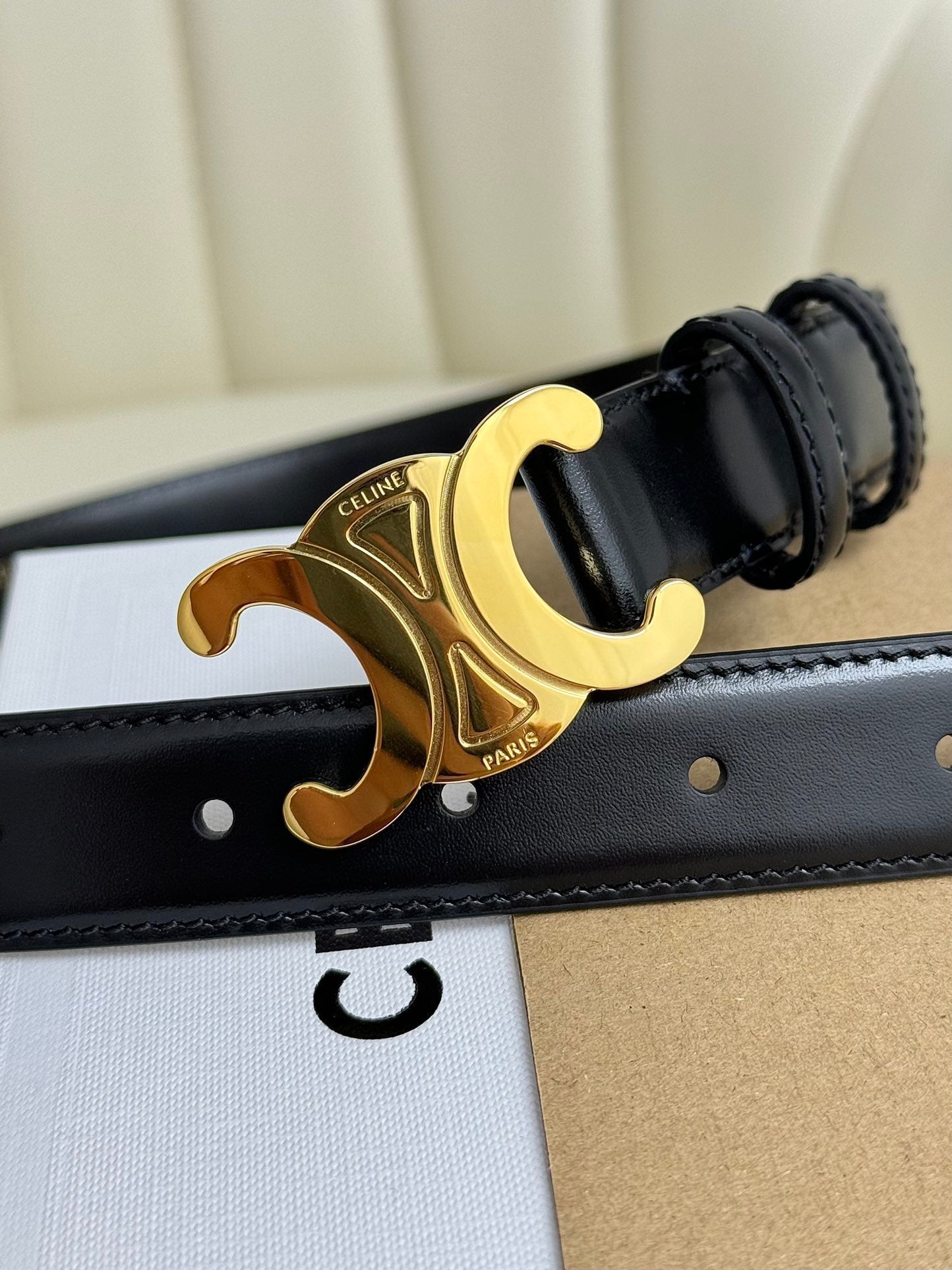 MEDIUM TRIOMPHE BELT 25MM BLACK LEATHER GOLD HARDWARE - 30